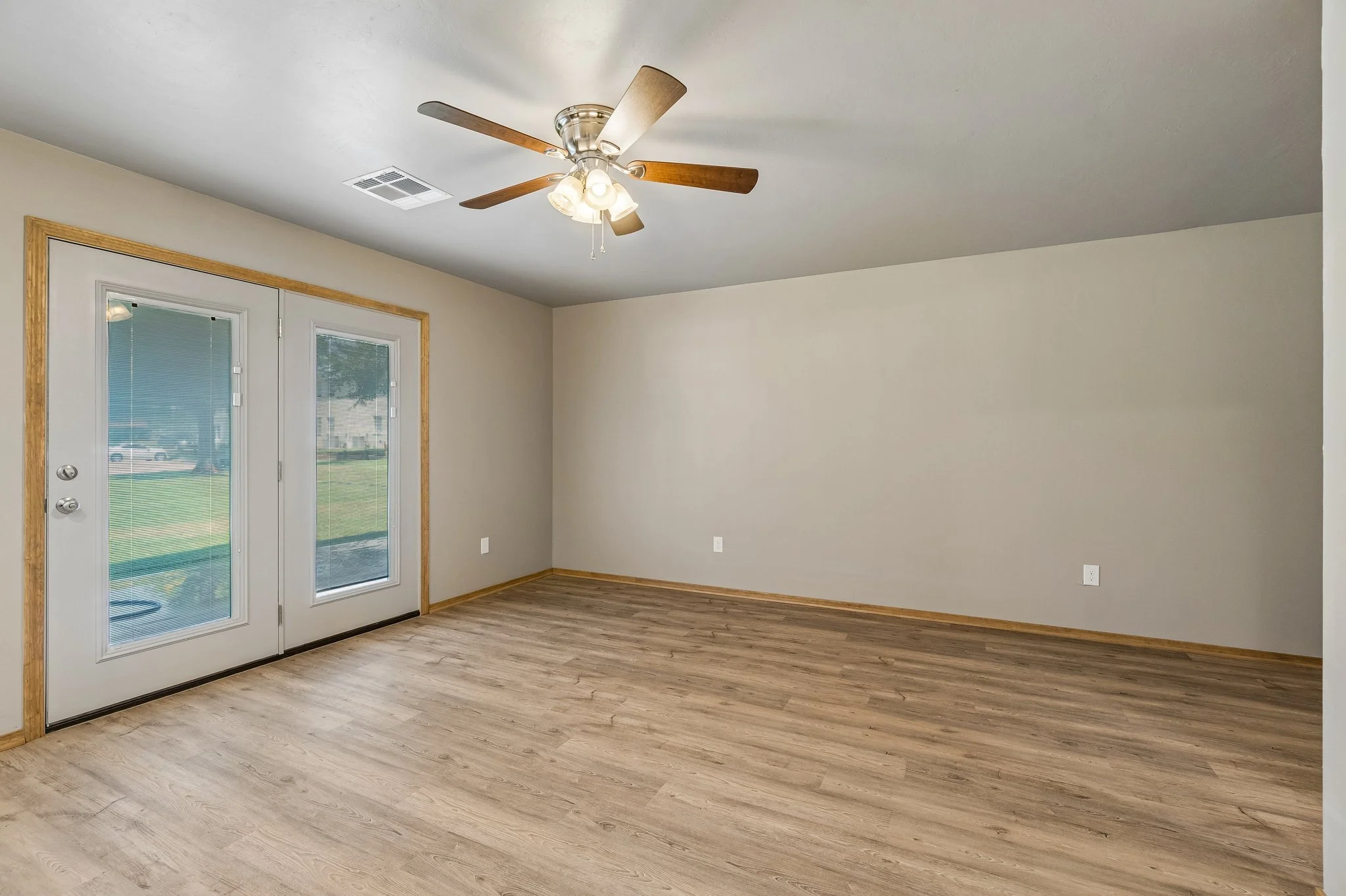 19-web-or-mls-228 N Duncan St_014.jpg
