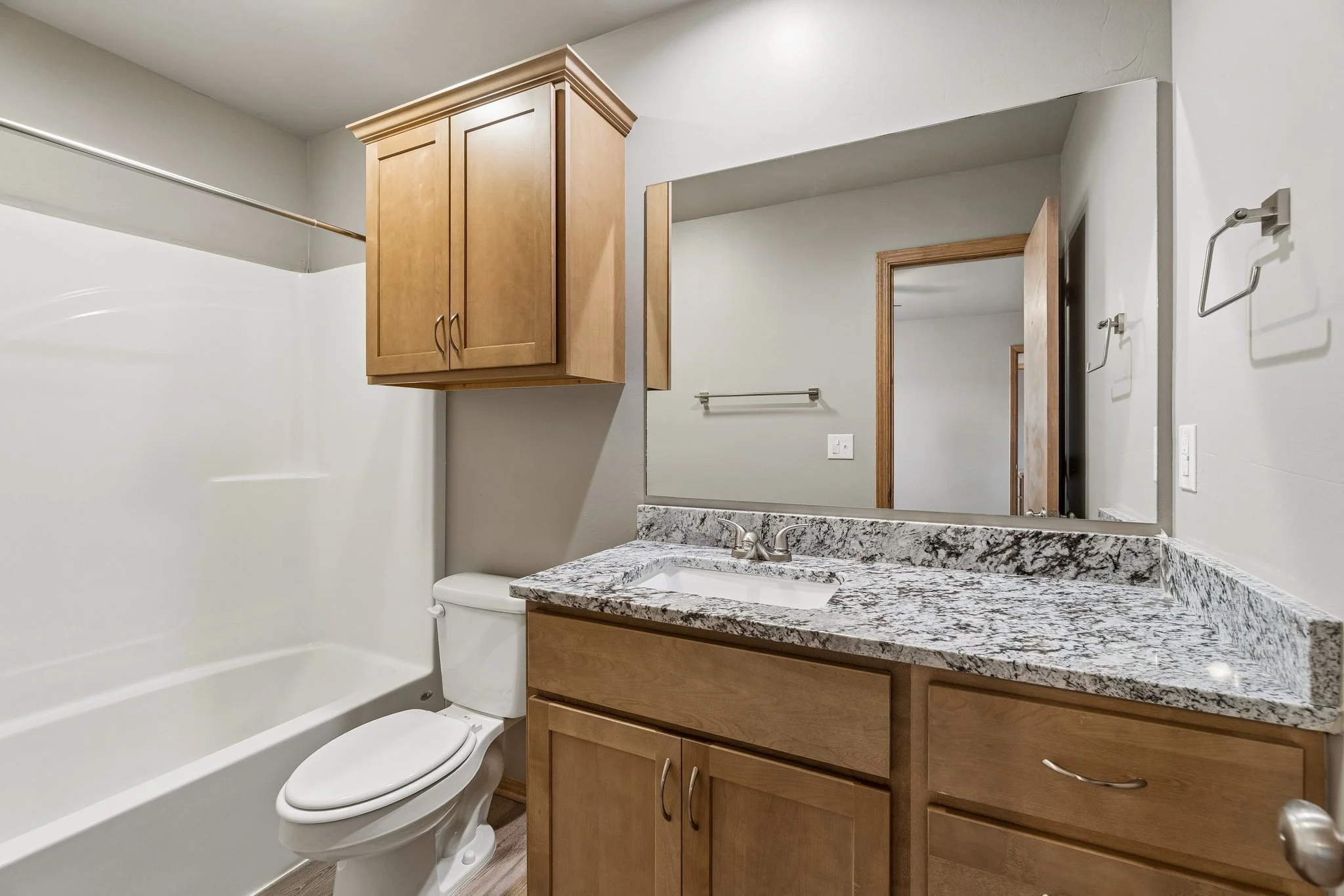 42-web-or-mls-228 N Duncan St_037.jpg