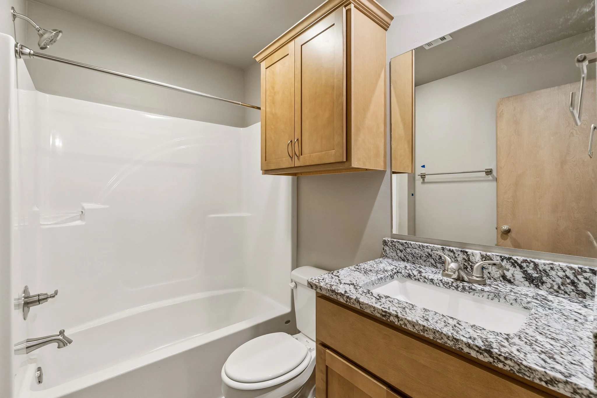 54-web-or-mls-228 N Duncan St_049.jpg
