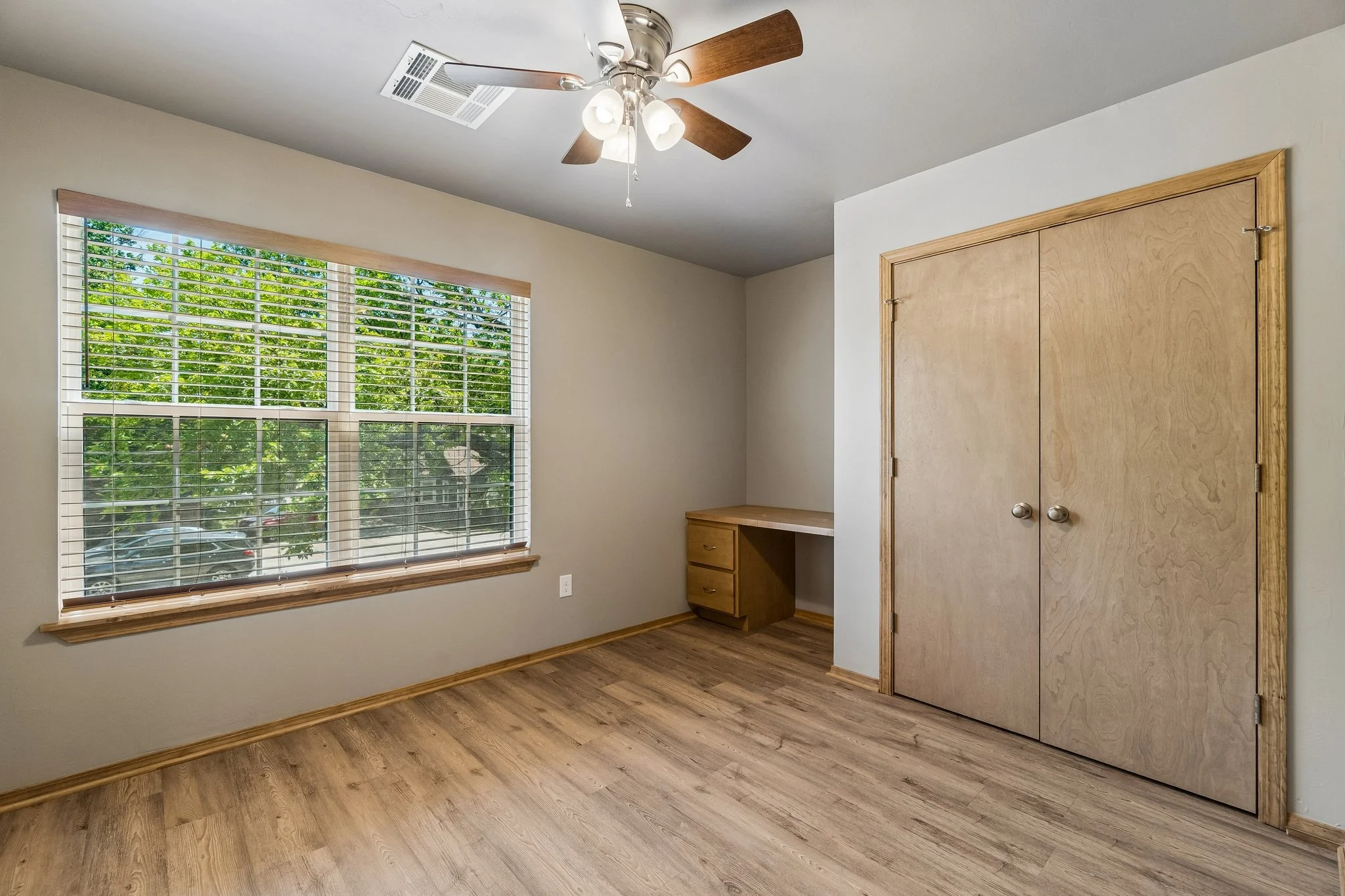 56-web-or-mls-228 N Duncan St_051.jpg
