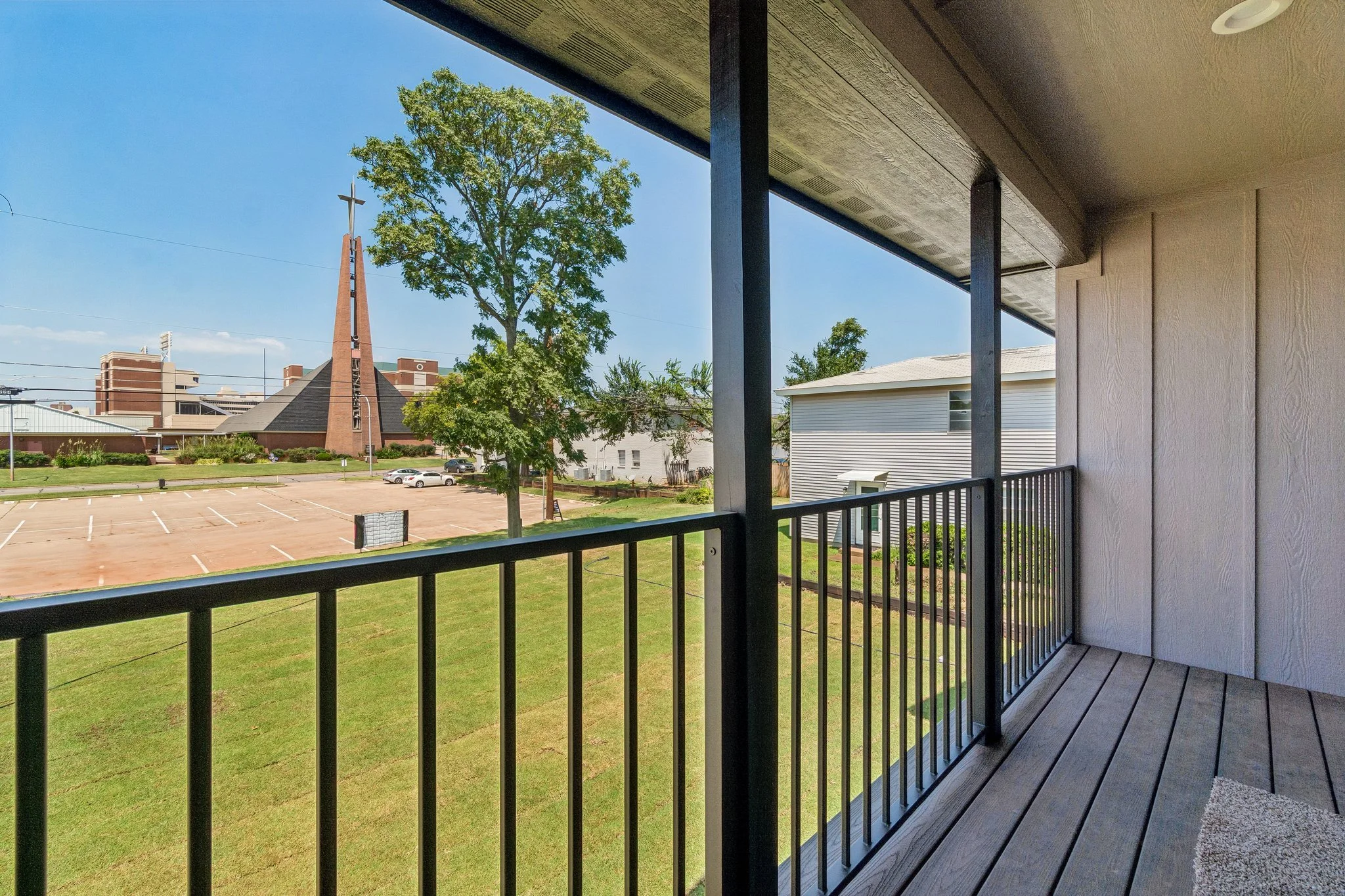 65-web-or-mls-228 N Duncan St_060.jpg