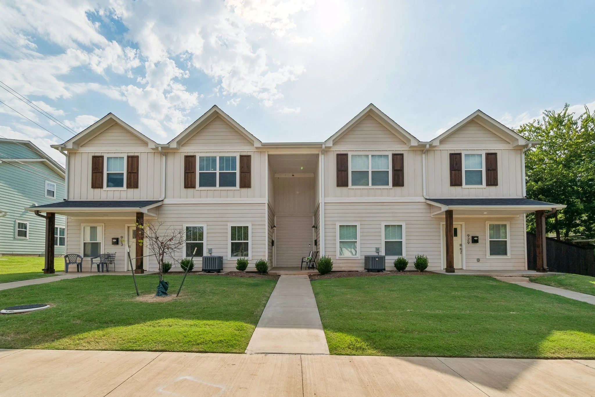 2-web-or-mls-925 S Knoblock St_002.jpg