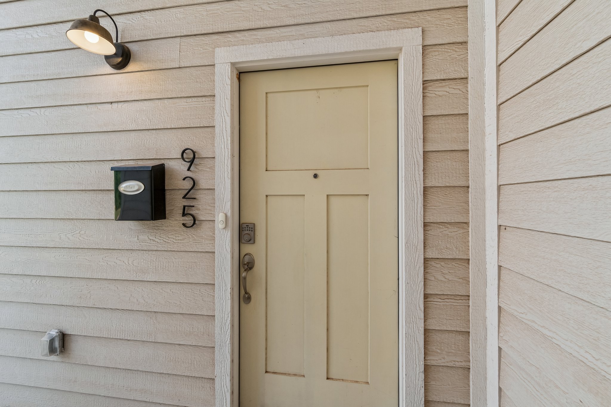 3-web-or-mls-925 S Knoblock St_003.jpg