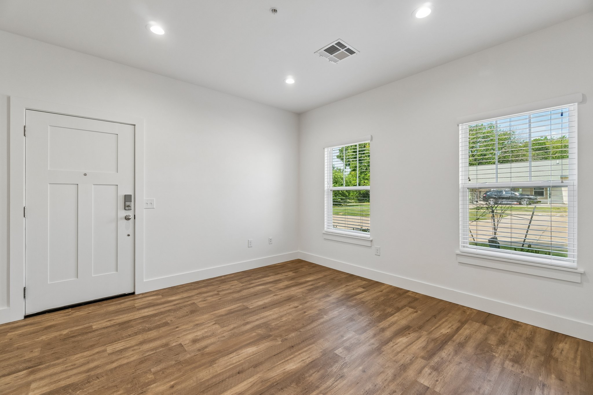 12-web-or-mls-925 S Knoblock St_012.jpg