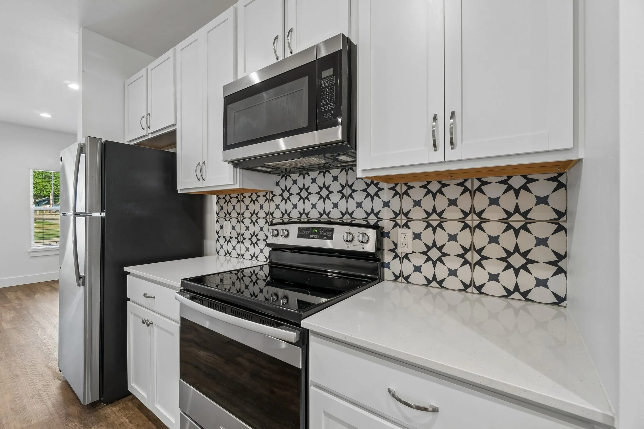 18-web-or-mls-925 S Knoblock St_018.jpg