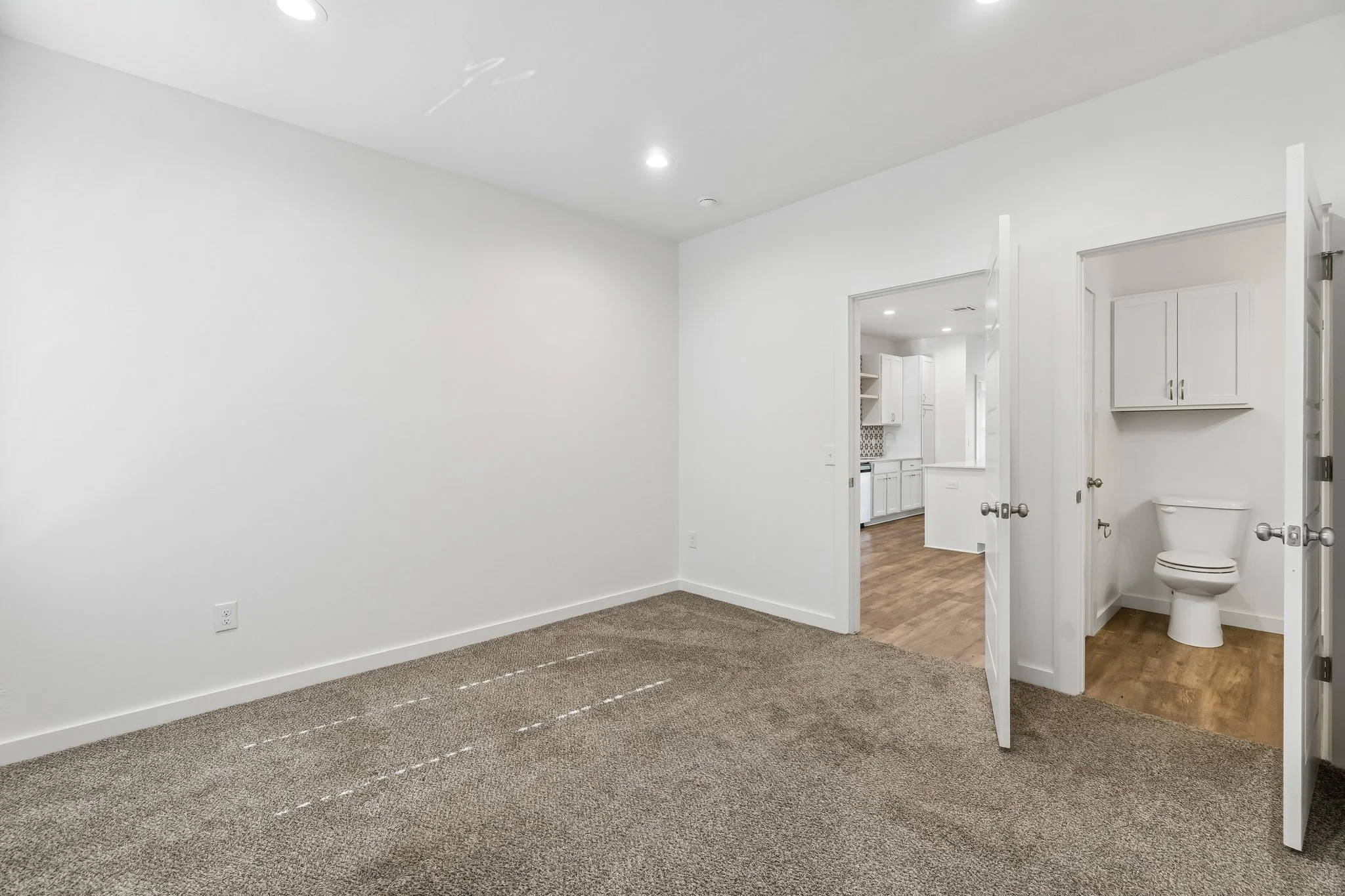 29-web-or-mls-925 S Knoblock St_029.jpg