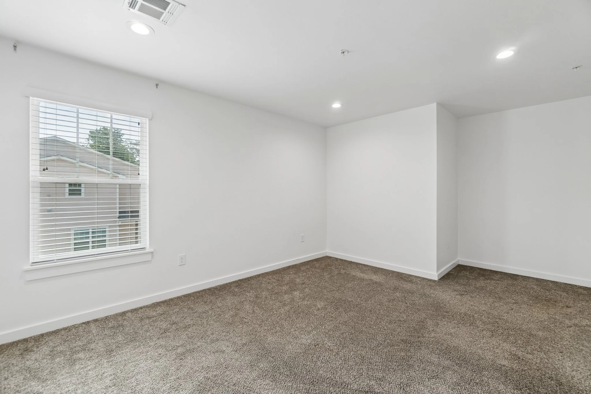 32-web-or-mls-925 S Knoblock St_032.jpg