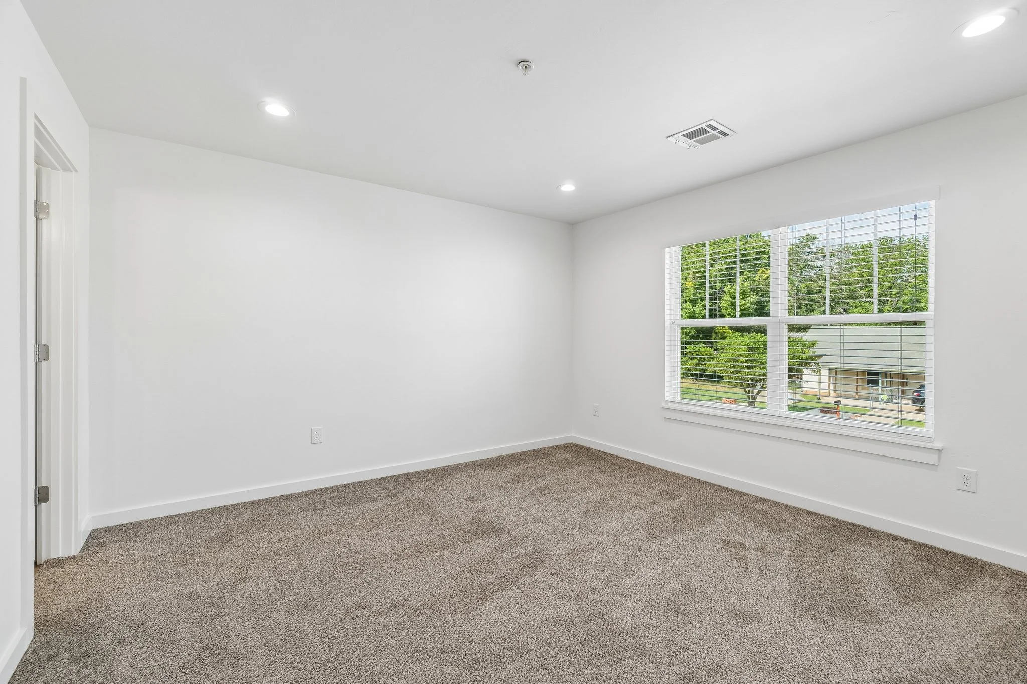 37-web-or-mls-925 S Knoblock St_037.jpg