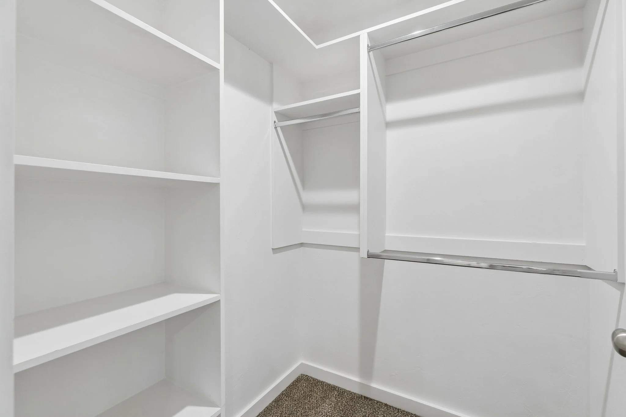 44-web-or-mls-925 S Knoblock St_044.jpg