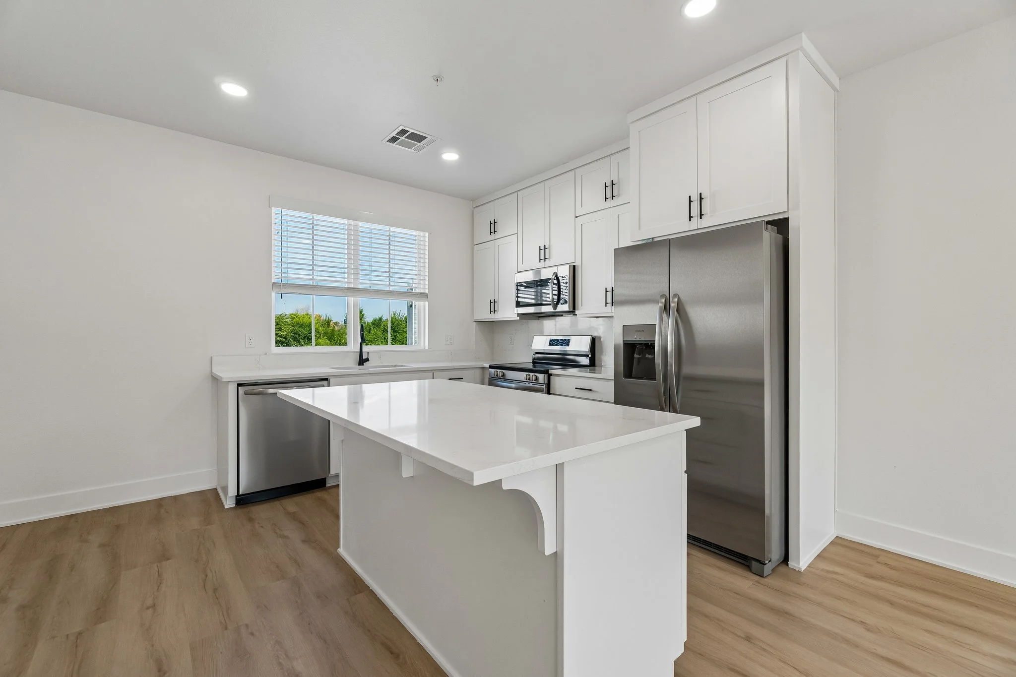 14-web-or-mls-718 E 5th Ave_014.jpg
