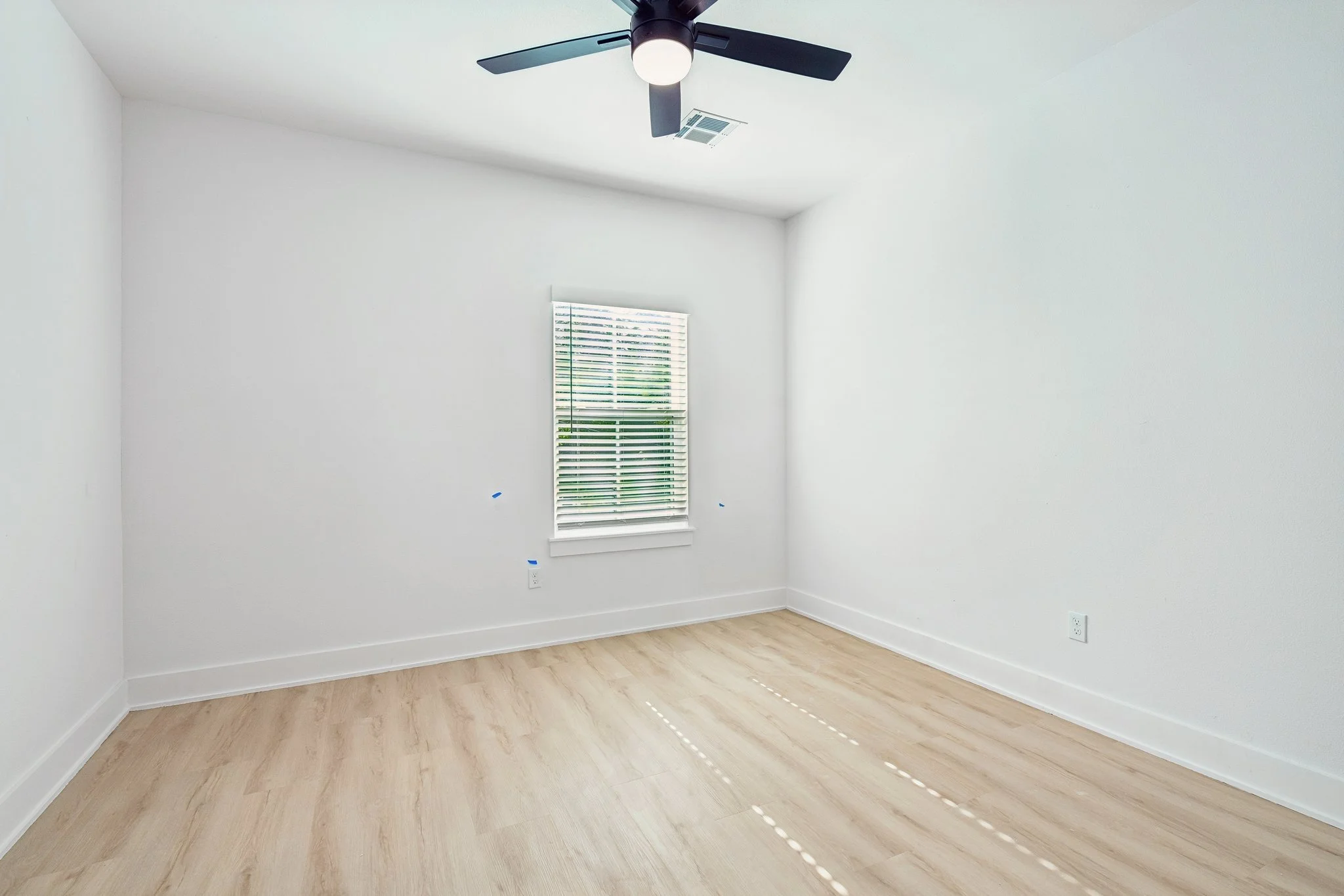 41-web-or-mls-807 W 7th Ave_041.jpg