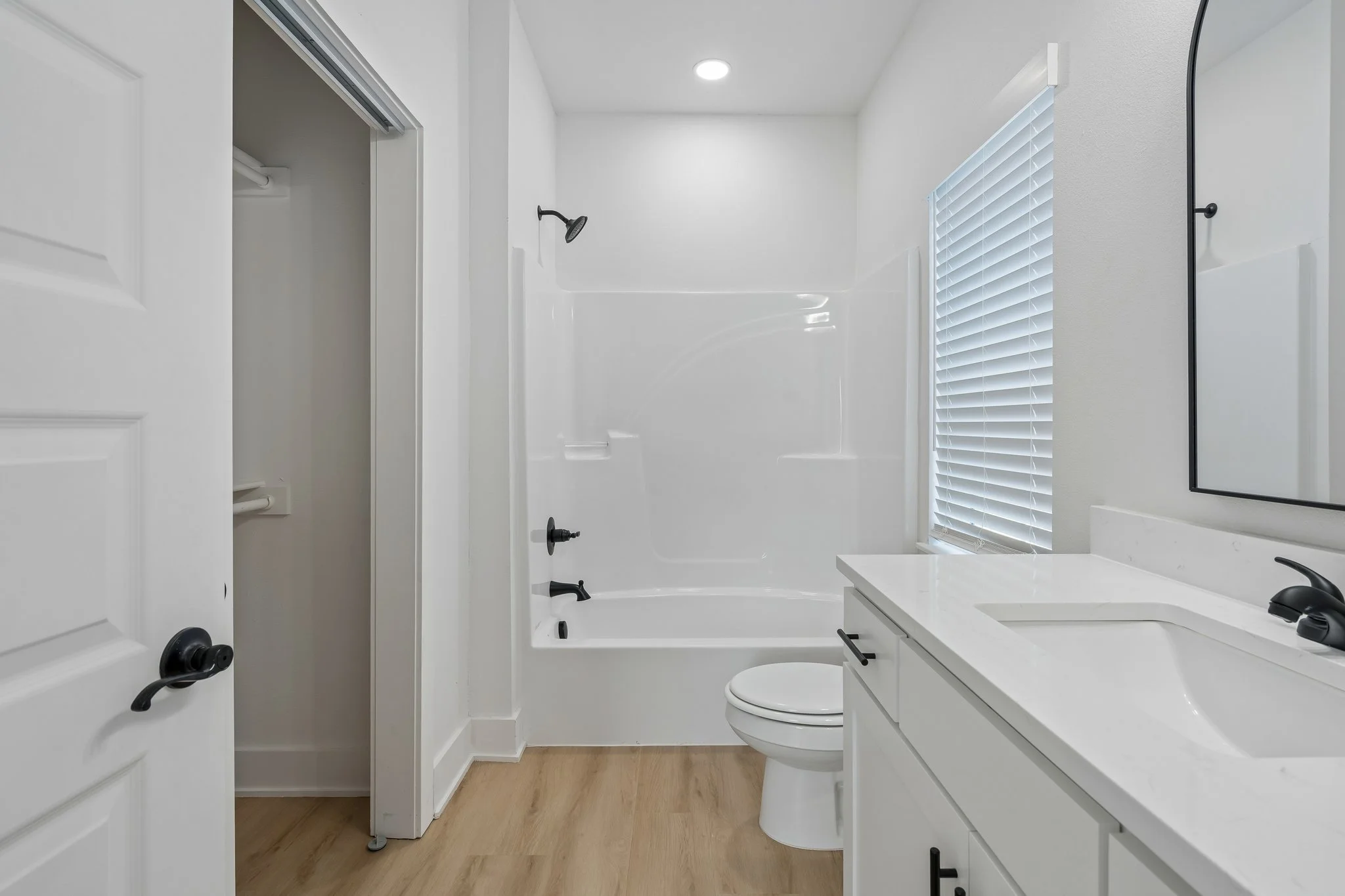 42-web-or-mls-807 W 7th Ave_042.jpg