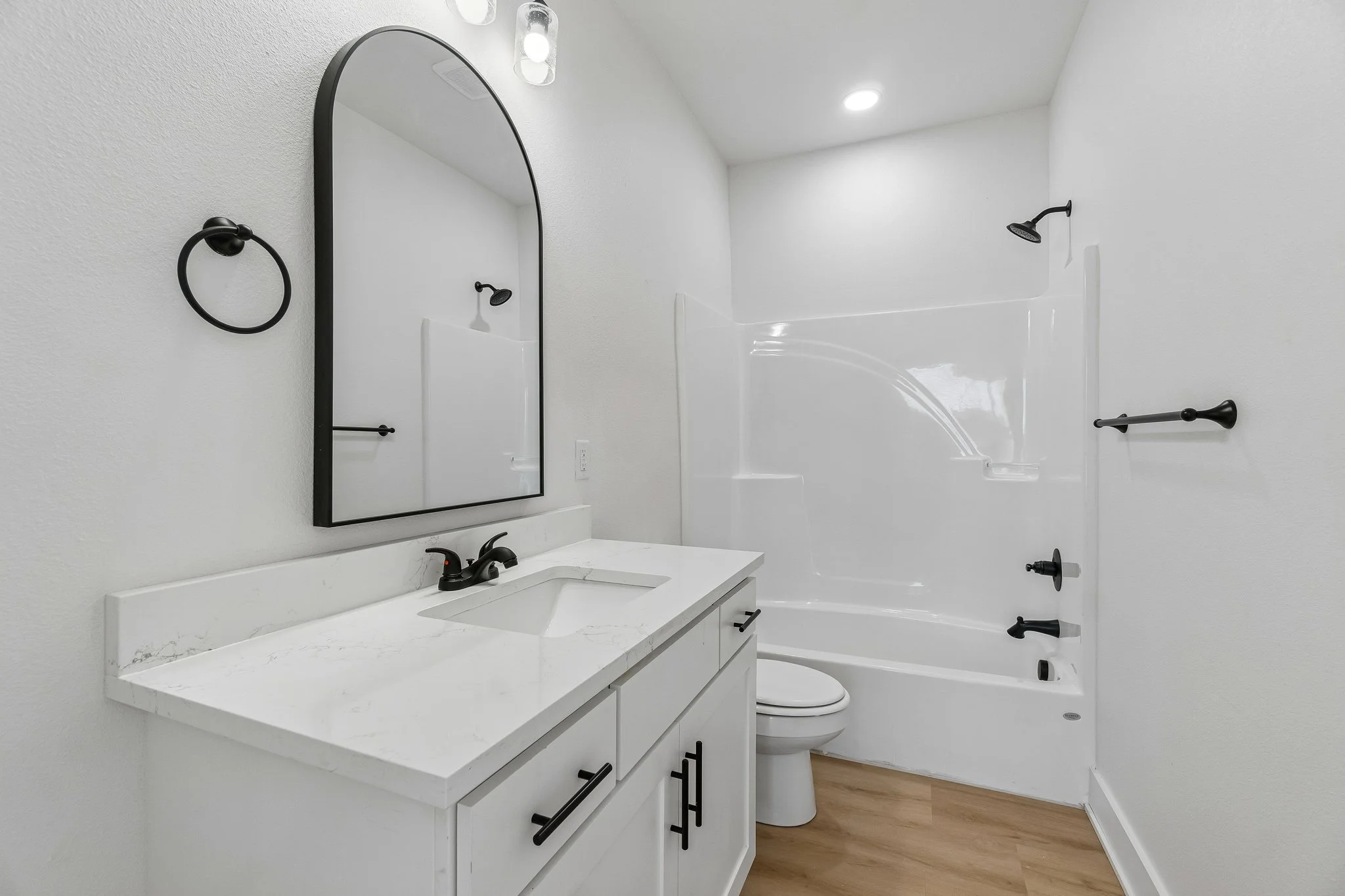 39-web-or-mls-718 E 5th Ave_039.jpg