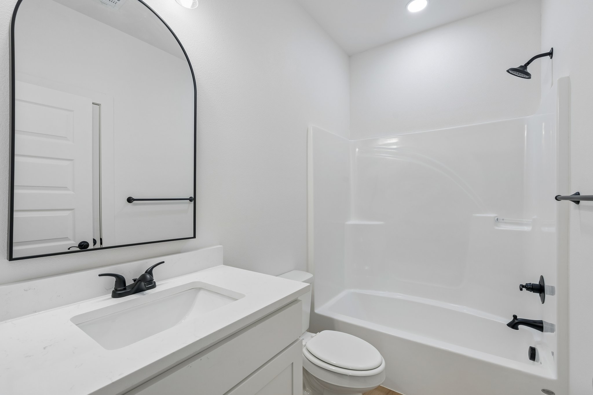 38-web-or-mls-807 W 7th Ave_038.jpg