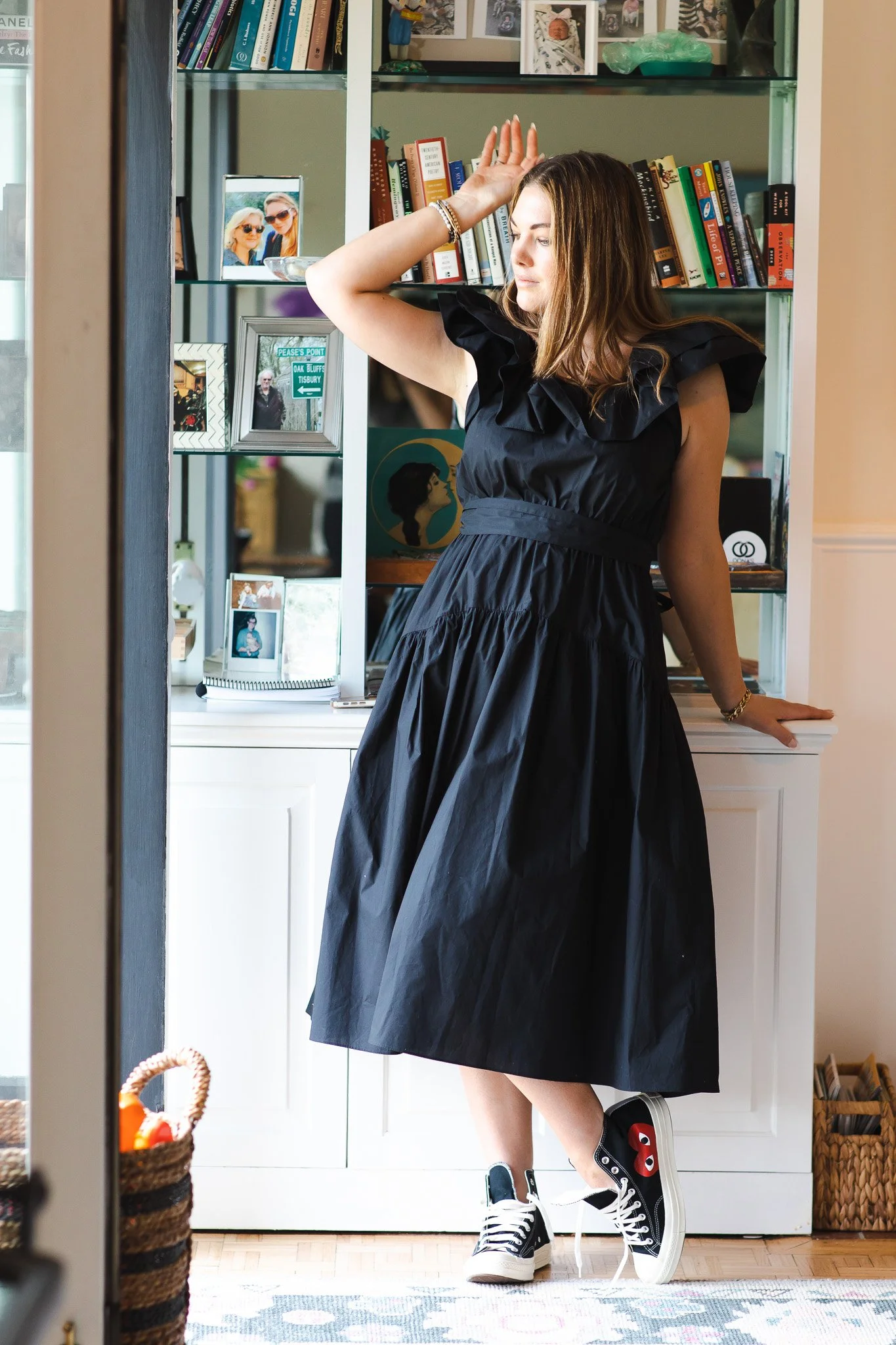 boston-mom-posing-for-photoshoot-back-bay-blue-dress.jpg