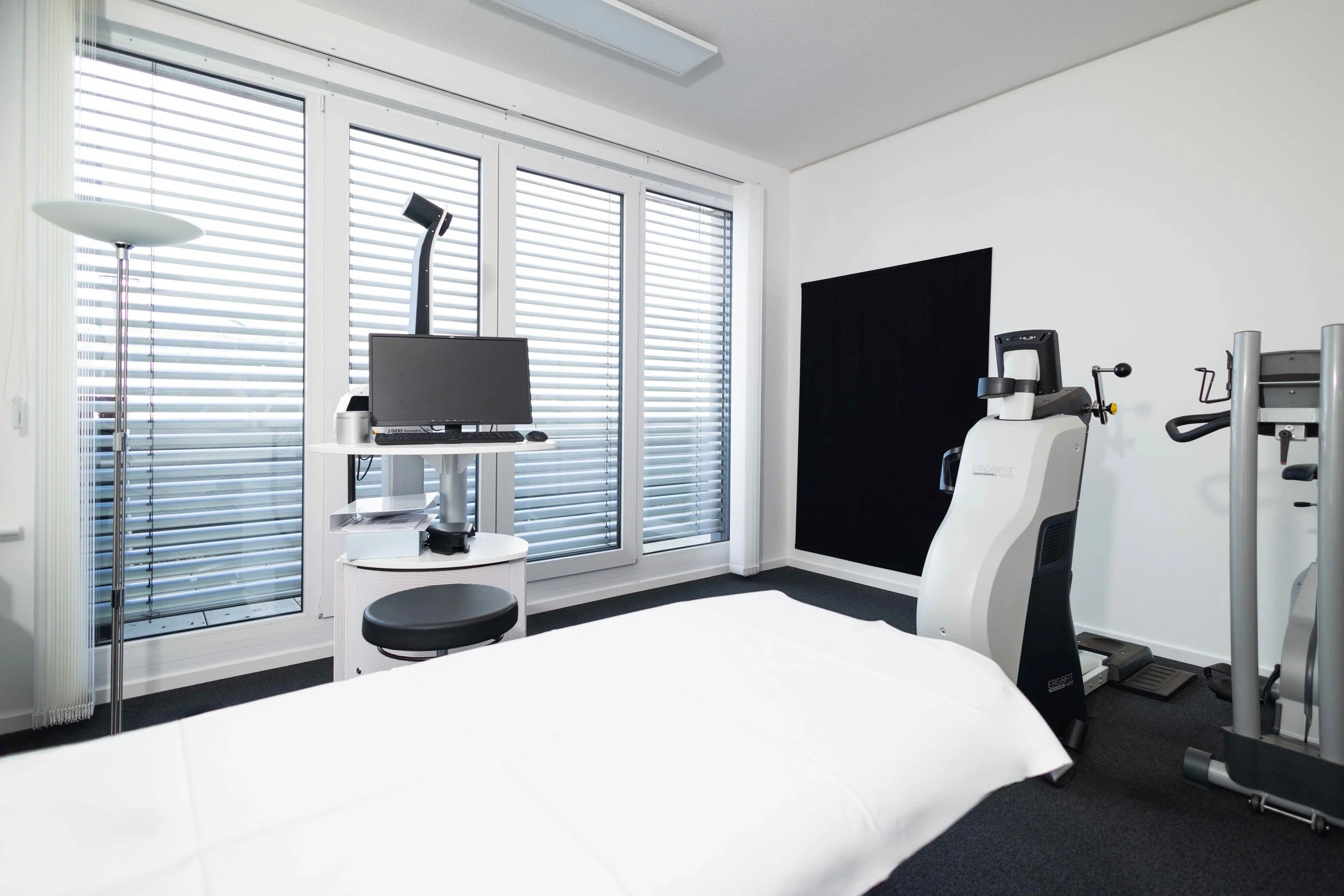 SportMed Teil 2 Detlev 06-2024 by Fabian Otto-1.jpeg