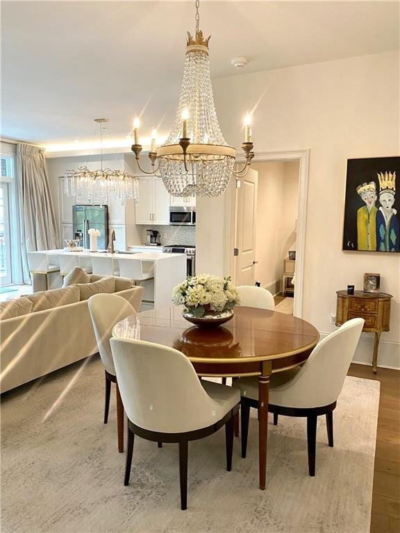 731_St_Charles_Dining_room.jpeg