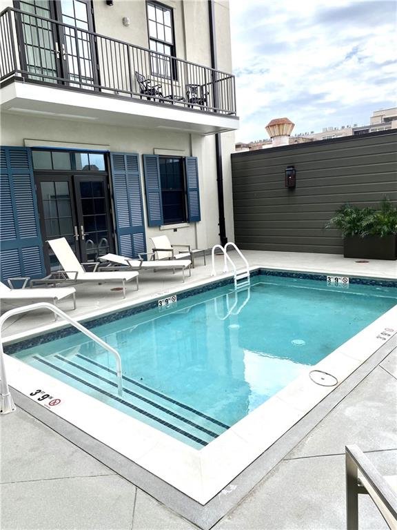 731_St_Charles_pool.jpeg