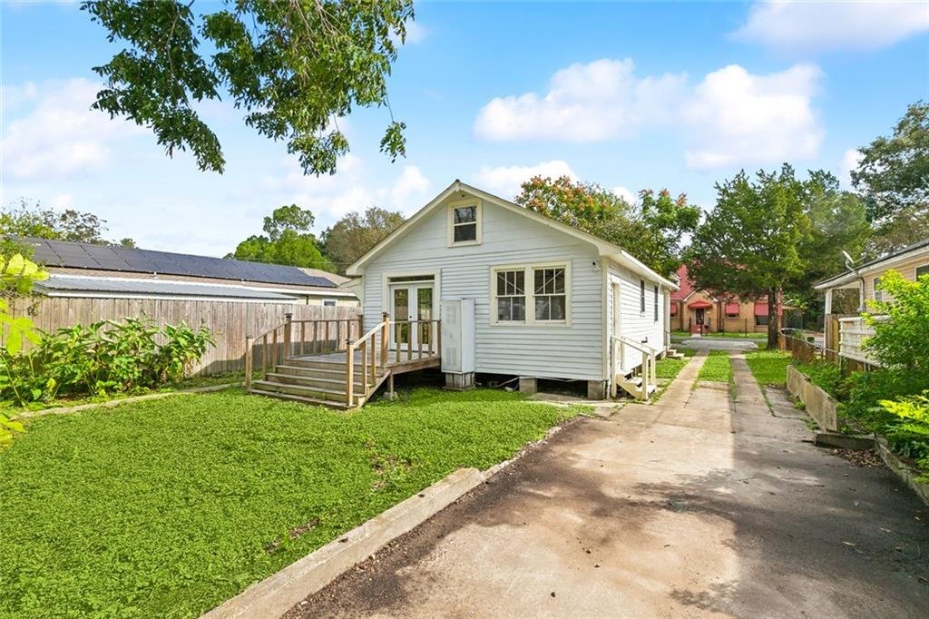 1229_Farragut_driveway.jpeg