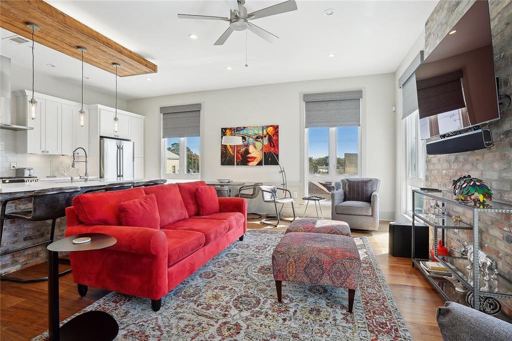 8220_Maple_Living_Room2.jpeg