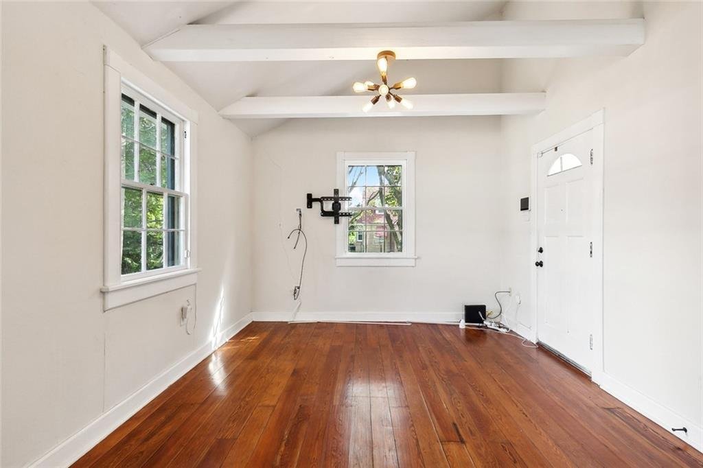 1229_Farragut_Living_room.jpeg