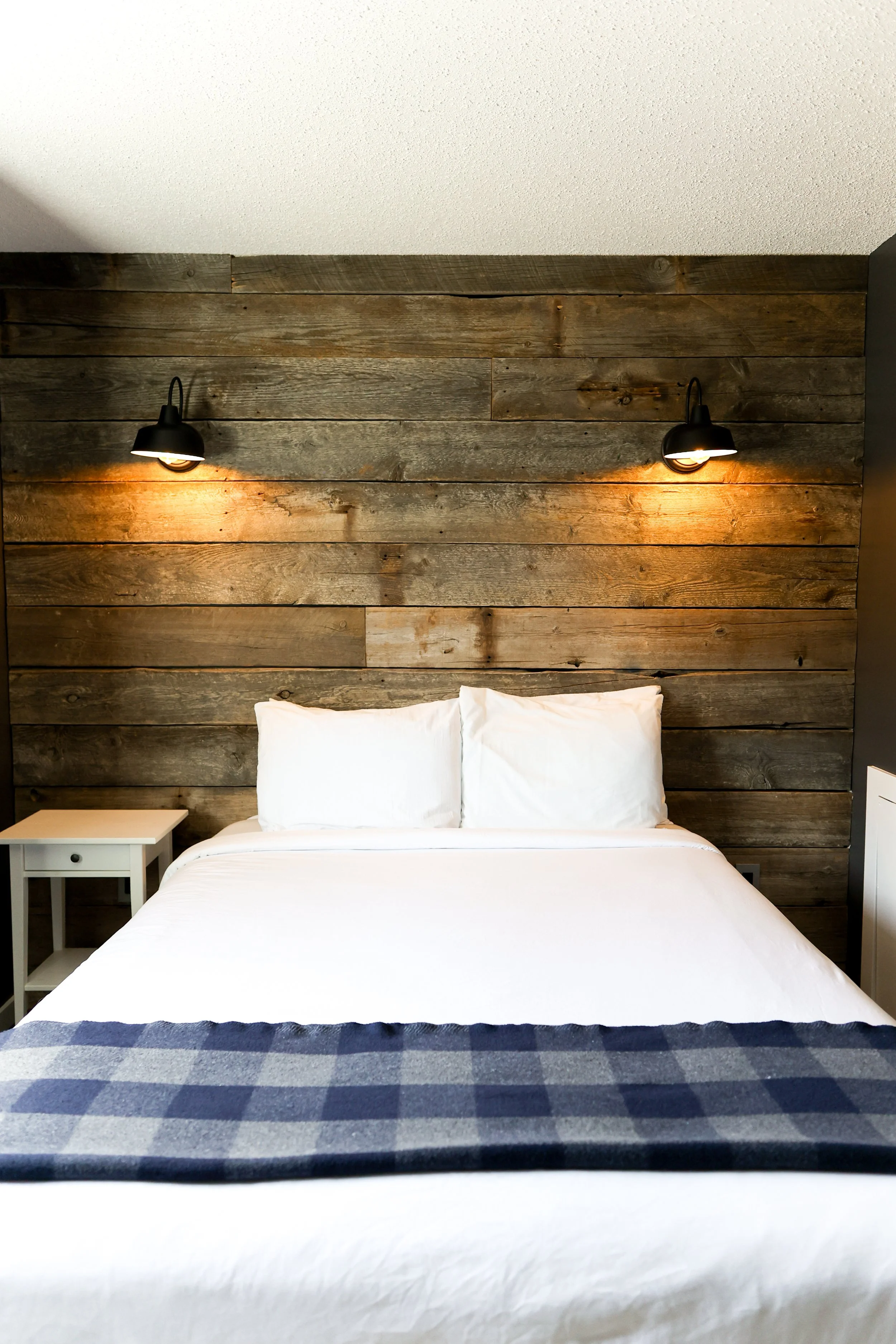 LakeHouse-320.jpg
