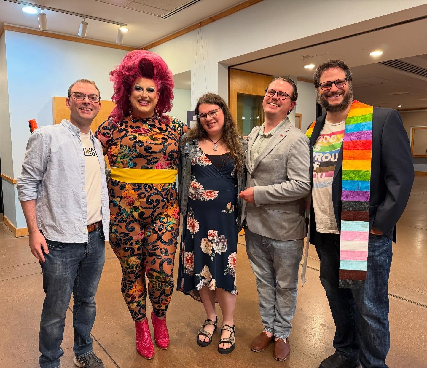 What a wonderful night at the Flamy Grant concert! Thank you to everyone who came out to hear her beautiful music! For all of our LGBTQ+ community members—we see and hear you! ❤️🏳️‍🌈🏳️‍⚧️❤️
https://www.flamygrant.com