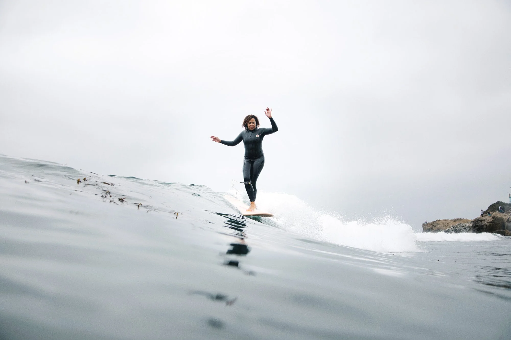 SP22_TexturedWaves_ElvSurfLifestyle6.jpg