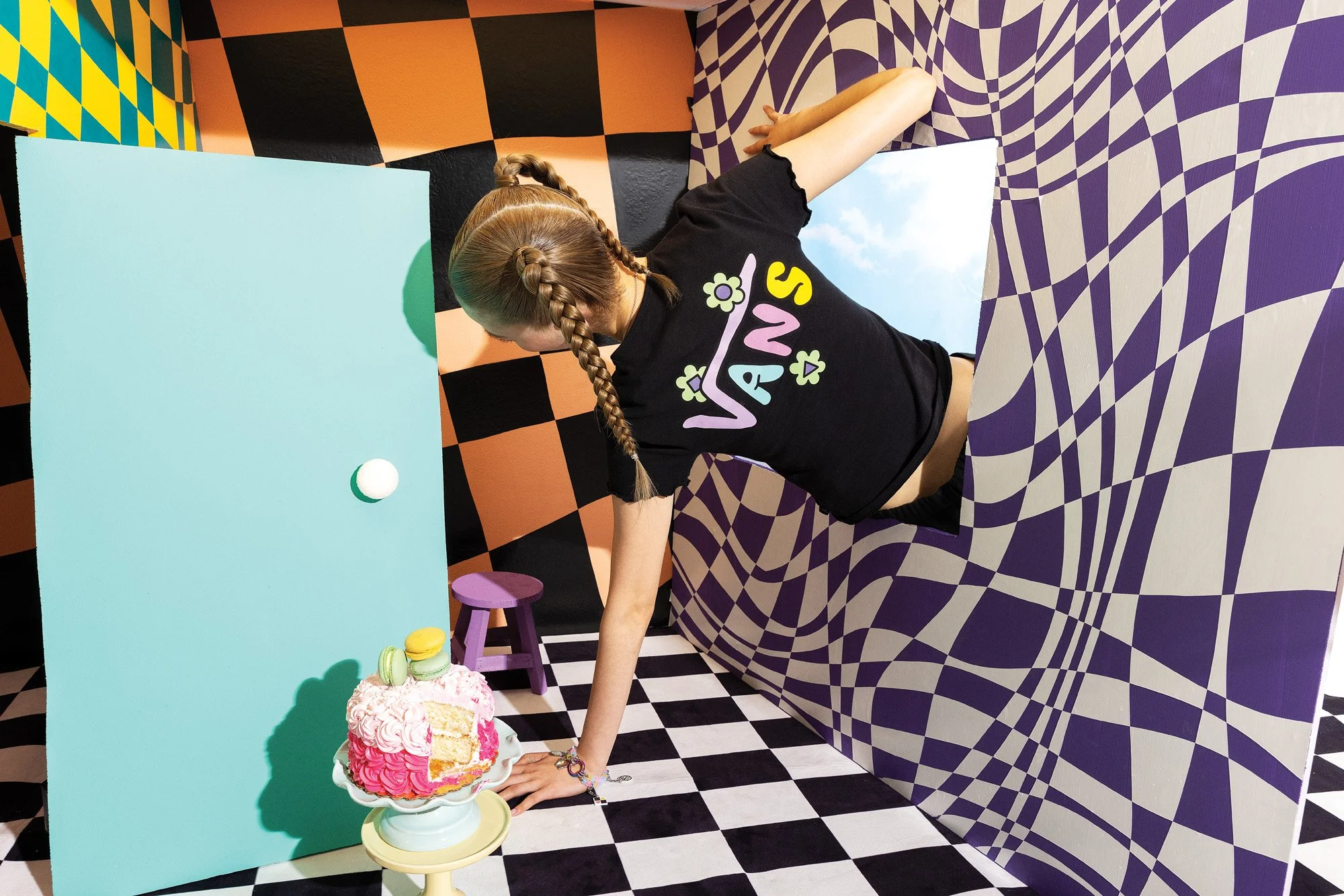 HO22_VN0007VJBLK_IreneisgoodHightideTee_ElvBlack.jpg