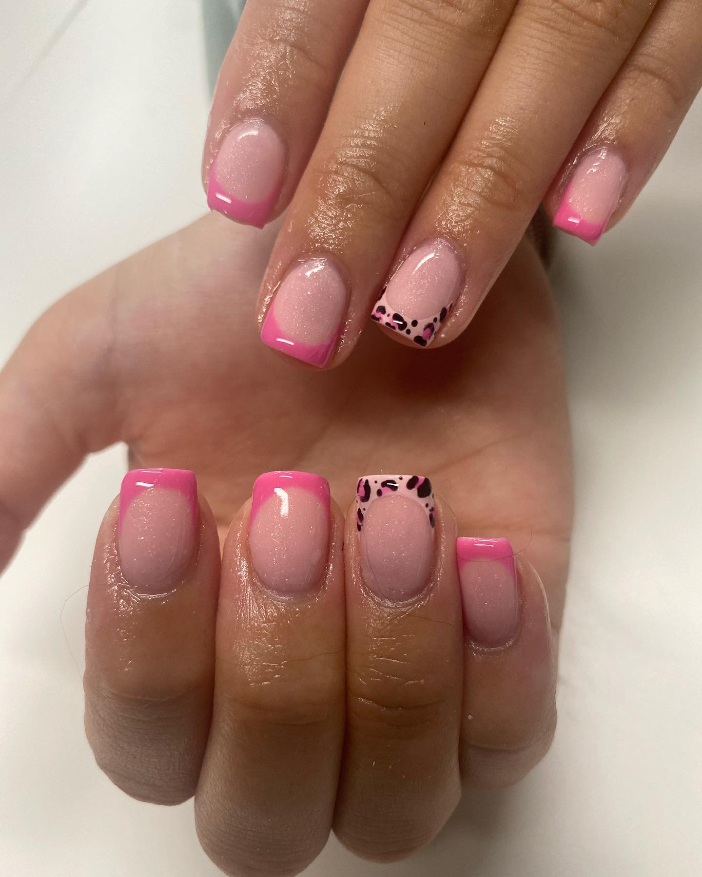 BIAB with French tips and leappard print accent nail 

𝓢𝓮𝓻𝓿𝓲𝓬𝓮 - 𝓑𝓘𝓐𝓑 𝔀𝓲𝓽𝓱 𝓵𝓮𝓿𝓮𝓵 2 𝓷𝓪𝓲𝓵 𝓪𝓻𝓽.

#nails #holidaynails #frenchtips #biab #nailinspo #cardiffsalon