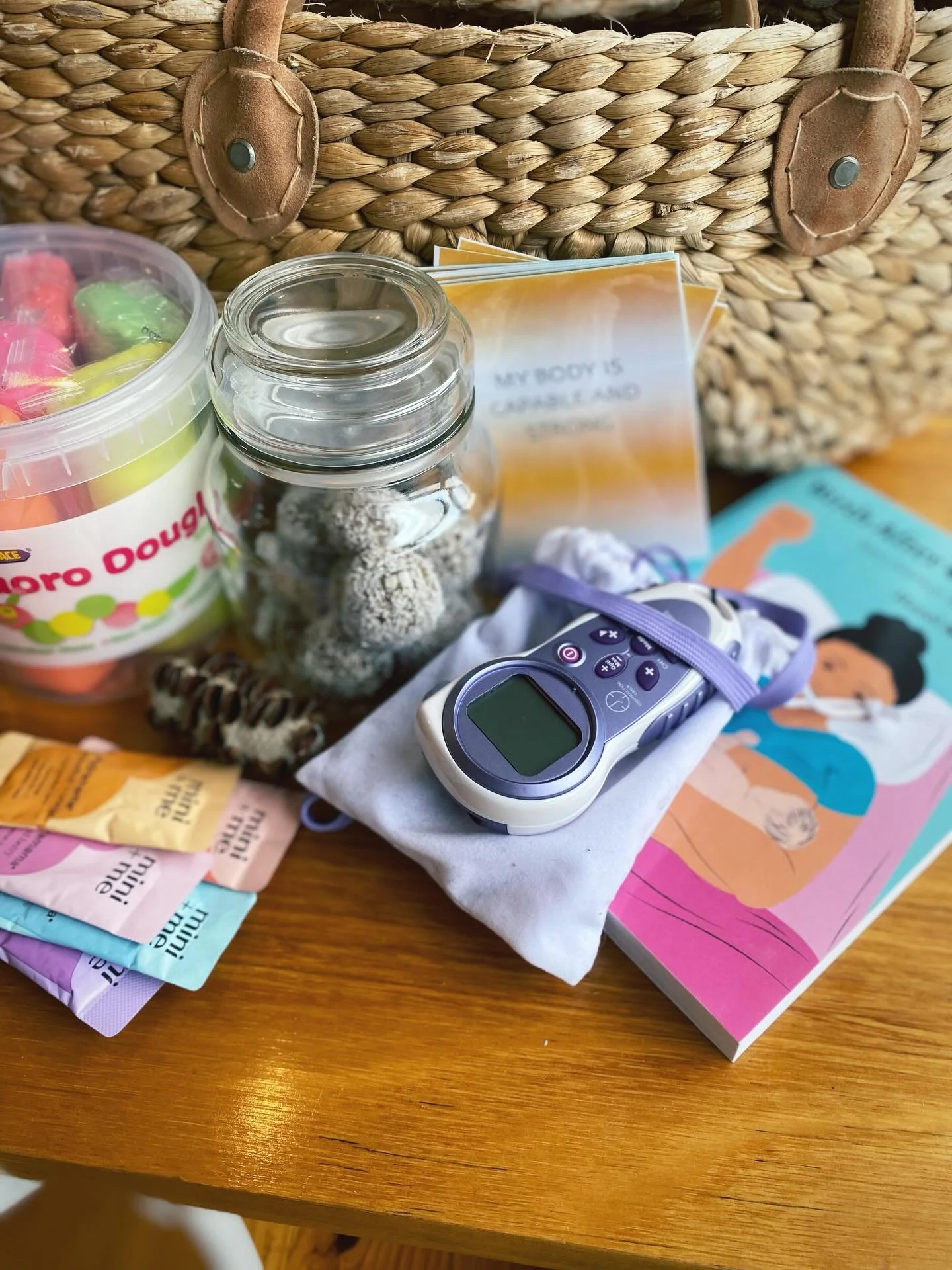 When is it too late for a doula? Never! I had a lovely visit this weekend with a mumma, who is nearly 39 weeks pregnant, and my basket included:
- TENS 
- VBAC book @hazelkeedle 
- salted caramel bliss balls, recipe from @itsnotcomplicatedrecipes 
- 