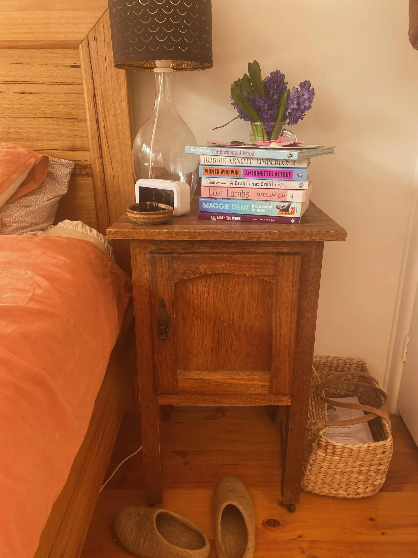 A new bedside table (from marketplace), fancy flowers and an elite book stack - I am one happy camper 😁

I&rsquo;ve nearly finished The Enchanted Wood with my youngest, and am loving Limberlost for its vivid descriptions of Tasmania. Also keeping @m