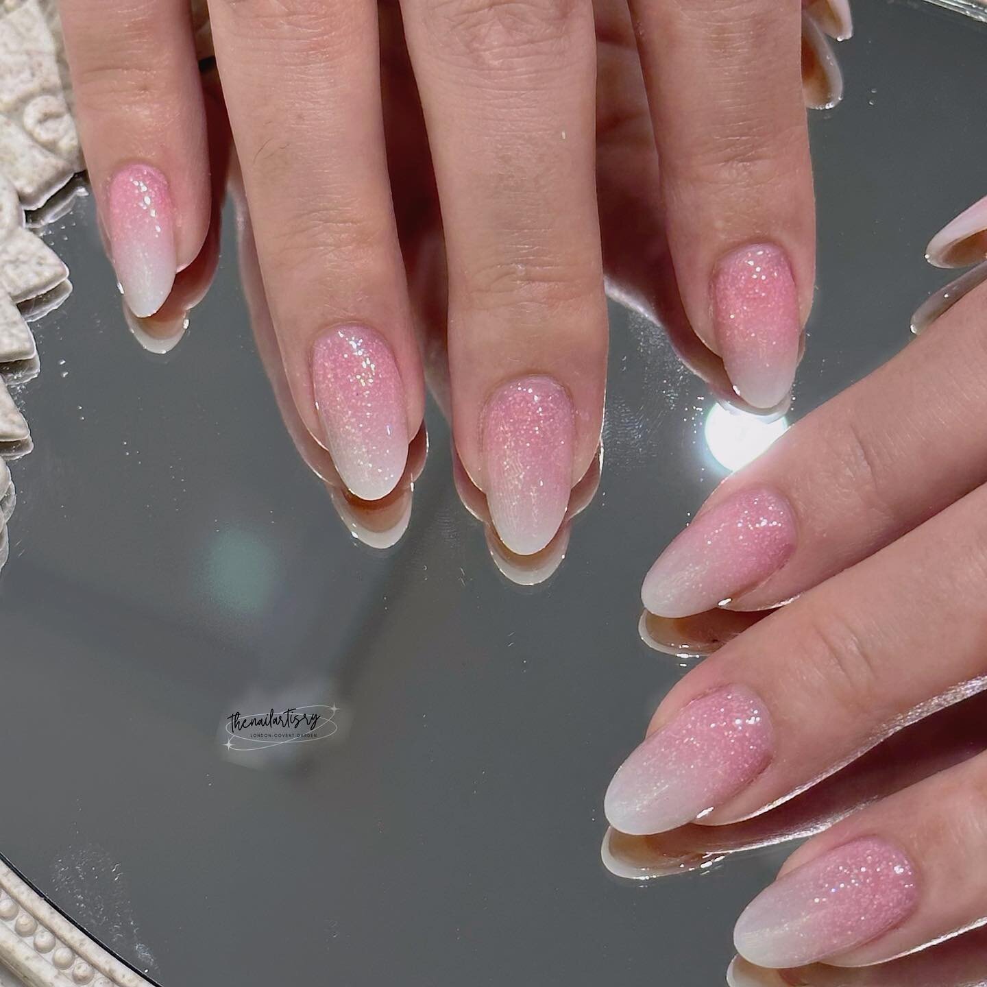 ⋆˙⟡♡ pretty in pink ⋆˙⟡♡

💖 Gradient Colour Transition aka Ombre Design is one of most popular service in our salon. It is natural yet elegant looking 💘🫧🫶🏻

📲 To book this kind of set: Please select Ombre Powder under Nail Enhancement services 