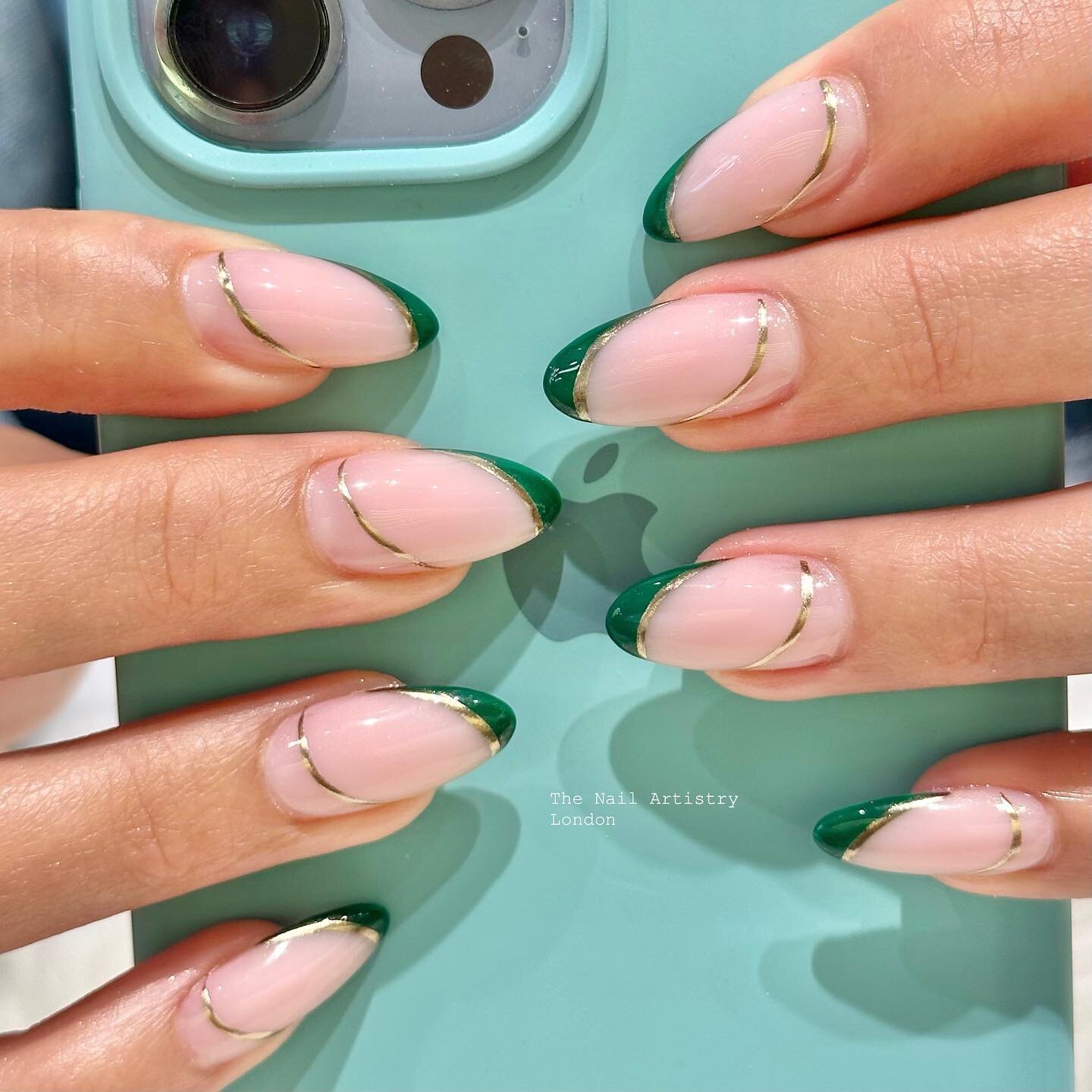 𝐆𝐫𝐞𝐞𝐧 &amp; 𝐆𝐨𝐥𝐝 🍀✨

📲 To book for Nail Arts: Select the treatment you want + Add-on Nail Arts (price varies depending on the whole set designs) 
☎️ 020 7018 6636 
.
.
.
.
.
#nails #londonnails #greennails #gold #goldnails #nailart #nailsd