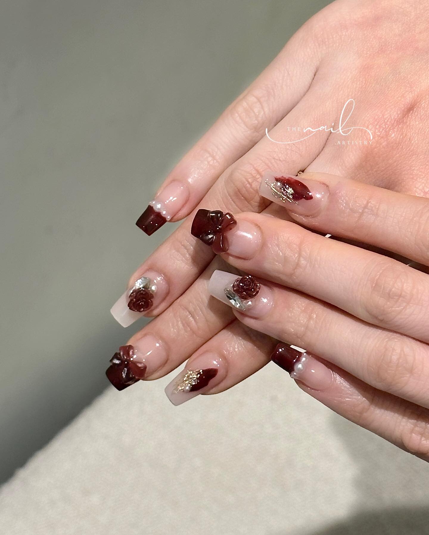 Falling in love ✨❤️

🫶🏻 this set was made for CNY &amp; Valentines 💌 but you can have this done cuz it is very pretty in real life 🥰😍
📲 To book with us - Link in bio /Walk-in welcome 
☎️ 020 7018 6636
.
.
.
.
.
#nails #douyinnails #valentinenai