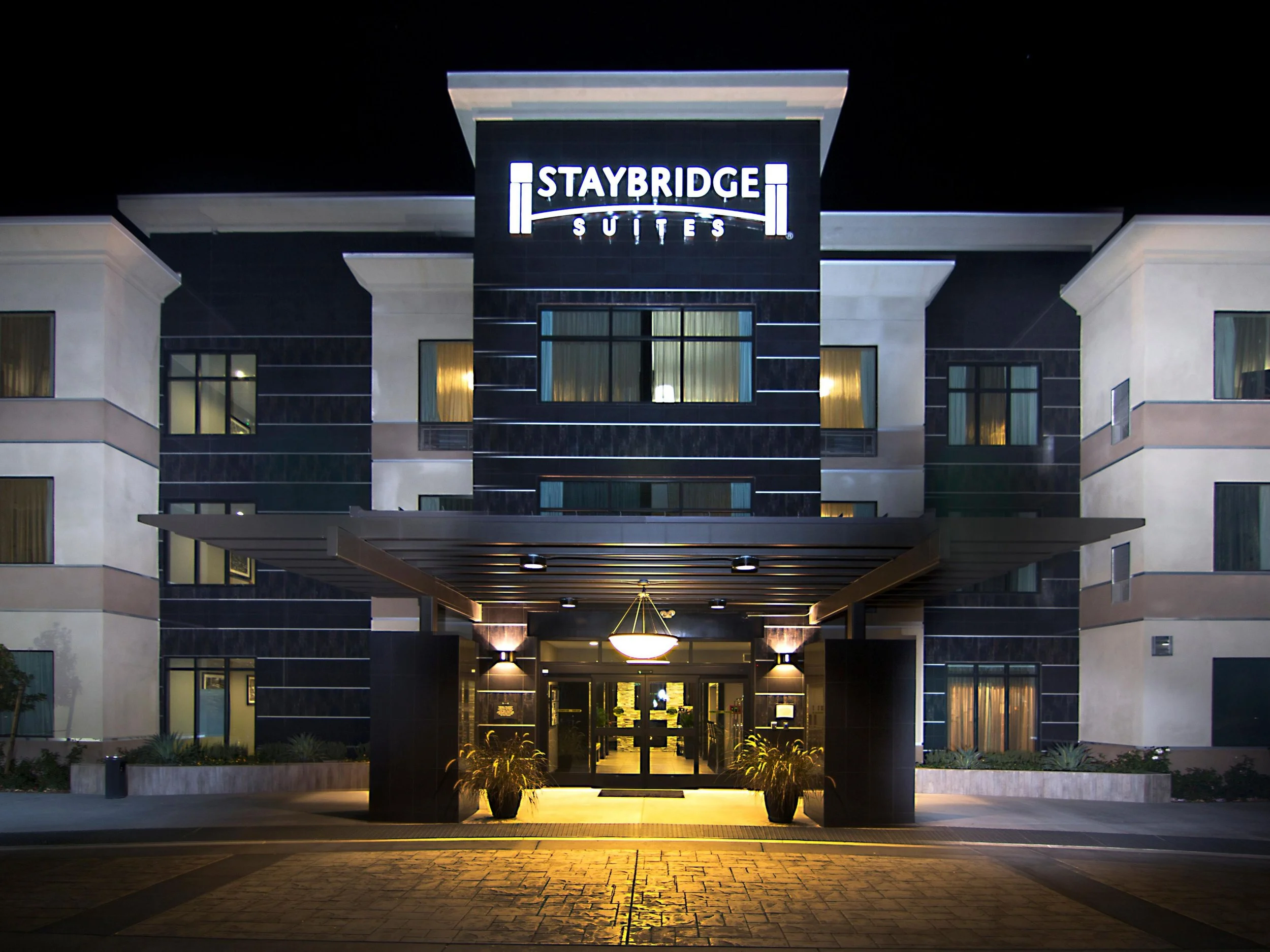 staybridge-suites-carlsbad-4241897023-4x3.jpg