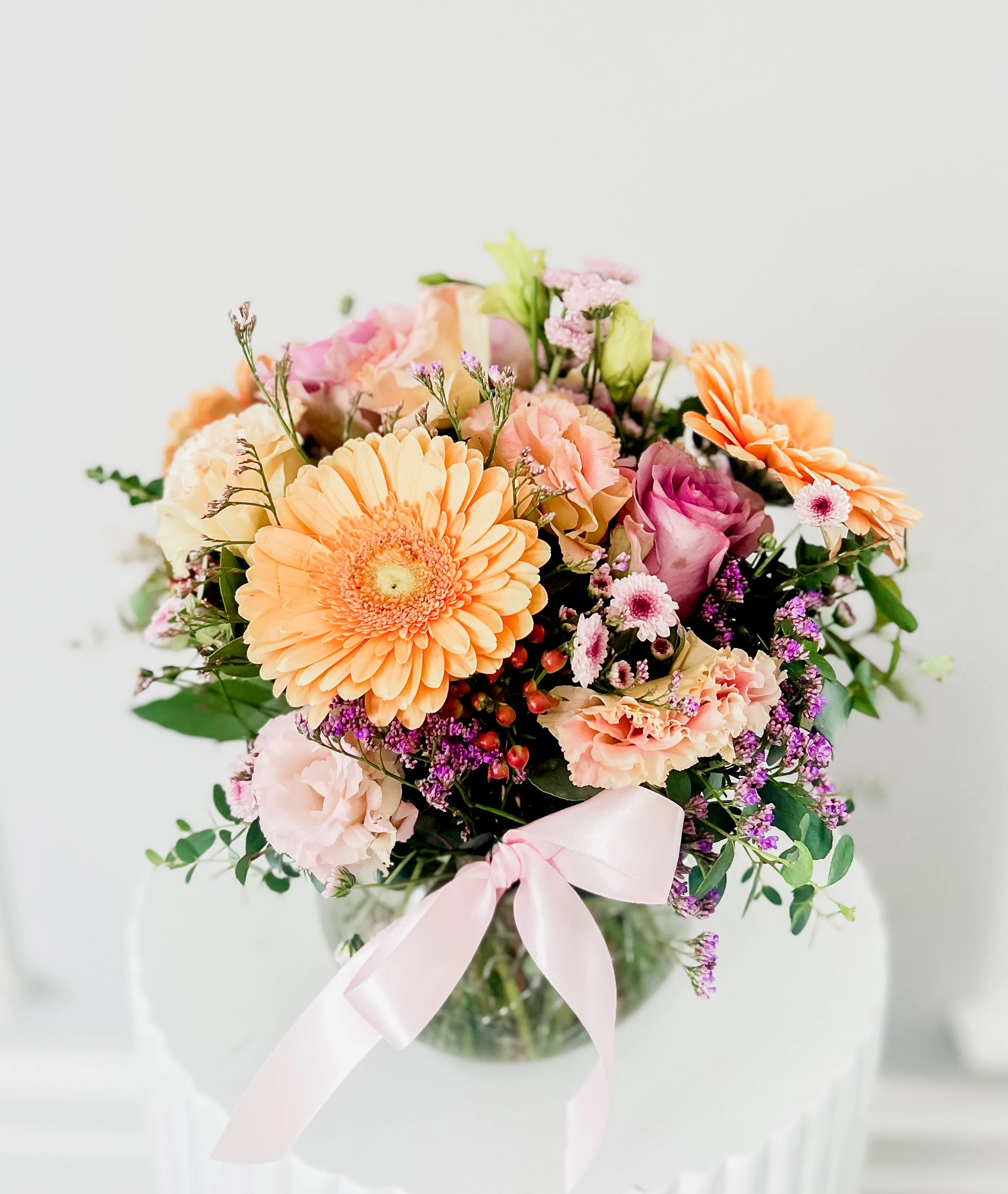 Blossom Vase – Seasonal Flower Arrangement in Glass Vase