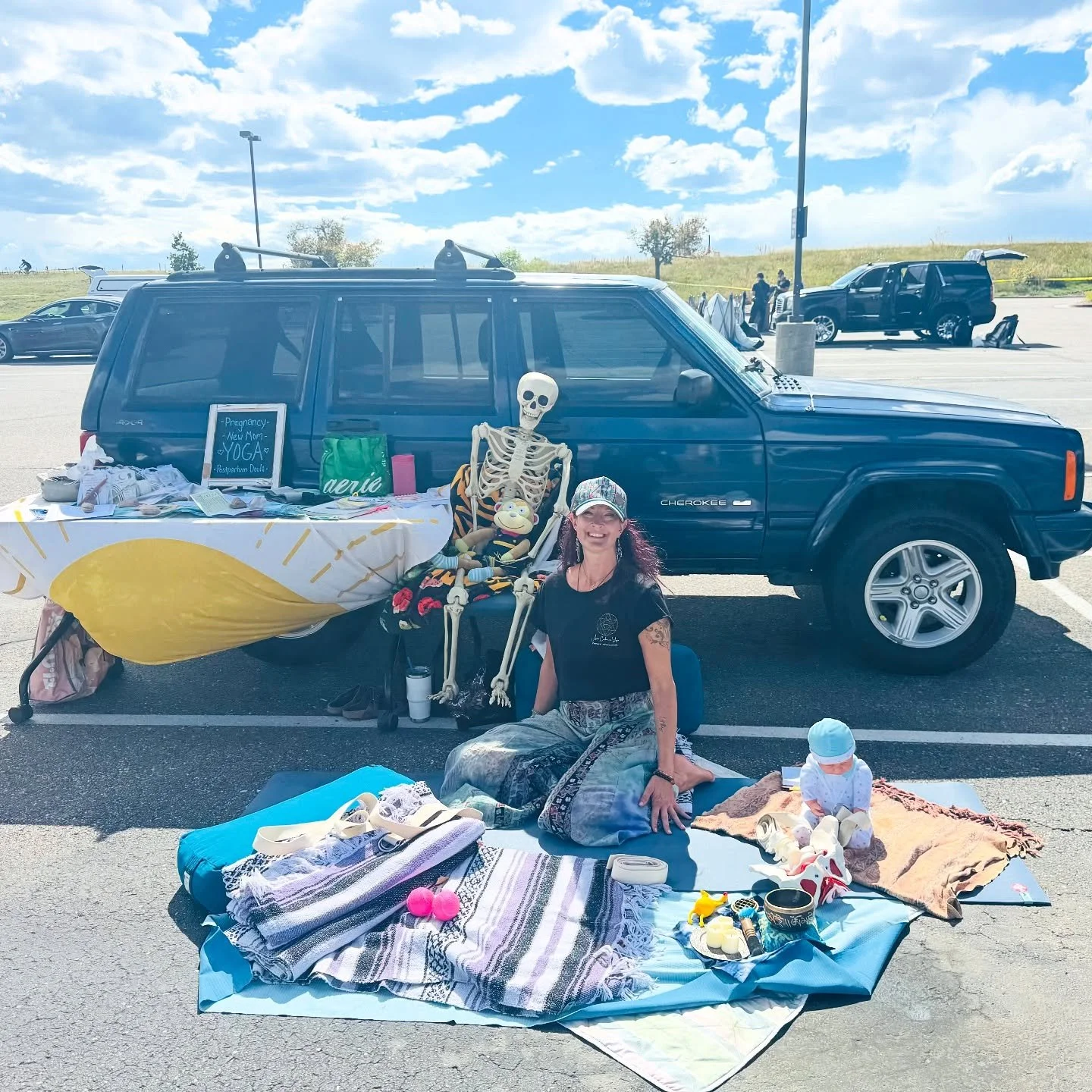 Thank you everyone who came out today for the AdventHealth Avista Car Seat Safety Check event! 

While super windy (hence me sheltering next to my Jeep), I met many people and made some great connections. 

So here is my reminder to CHECK YOUR CARSEA