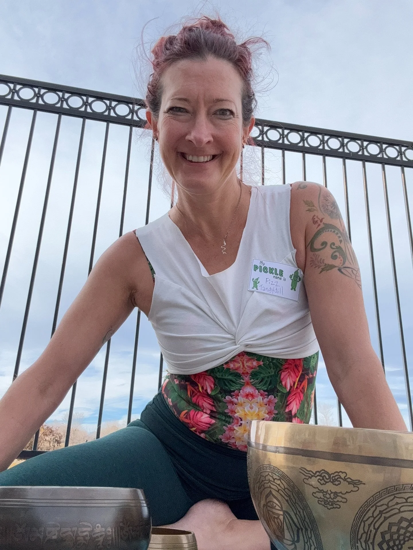 Taught a class this morning for my neighbors at our community pool! Honestly it had been a little while since teaching a non-perinatal class. It feels really good to get back on the mat. 
This honey bee 🐝 showed up on my knee and hung out for the du