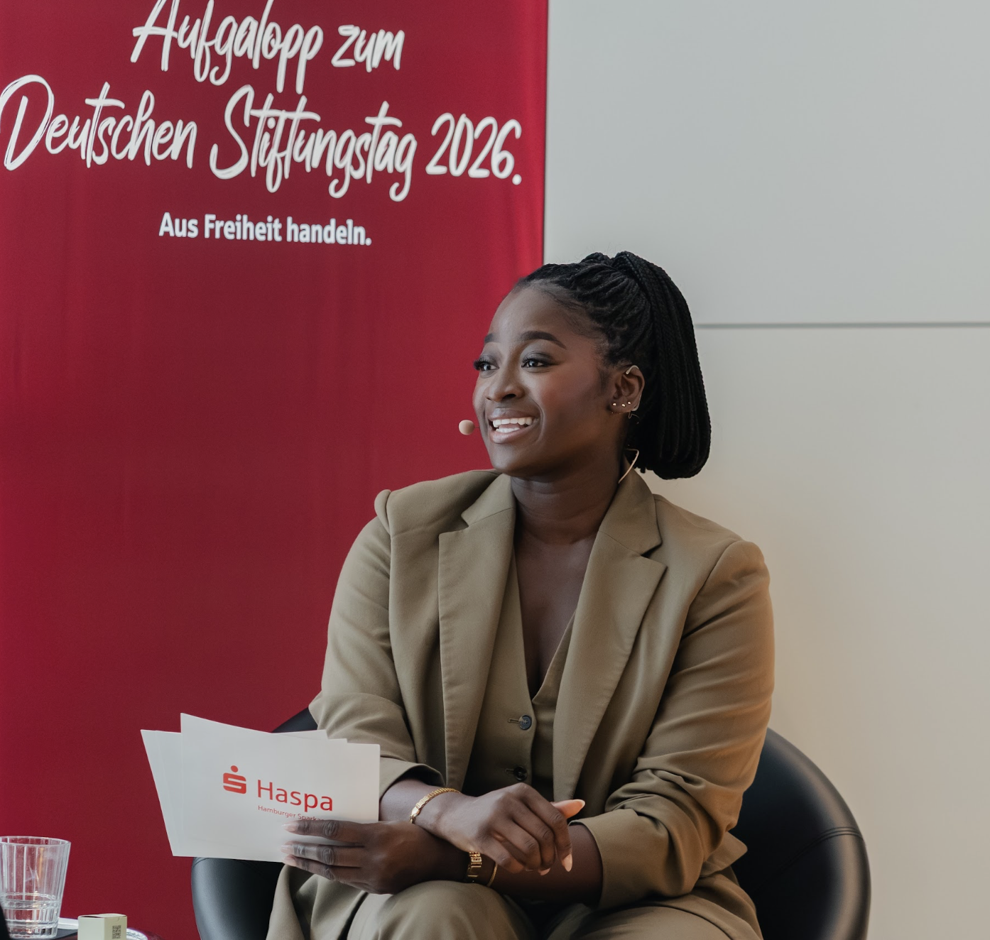 Martina Offeh, Haspa, panel moderator, corporate event, Hamburg, Germany