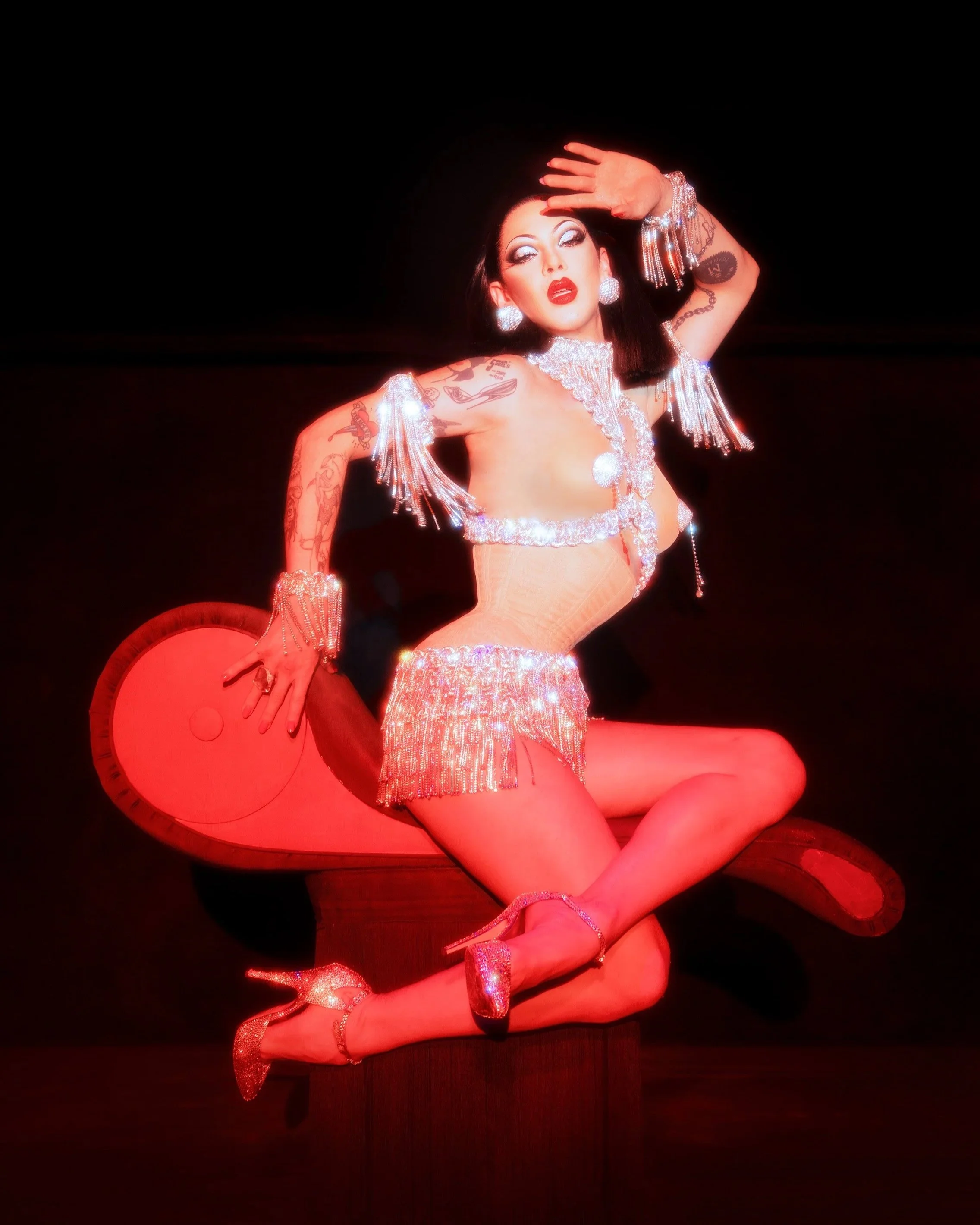 VioletChachki-+A90+%5Bweb%5D.jpg