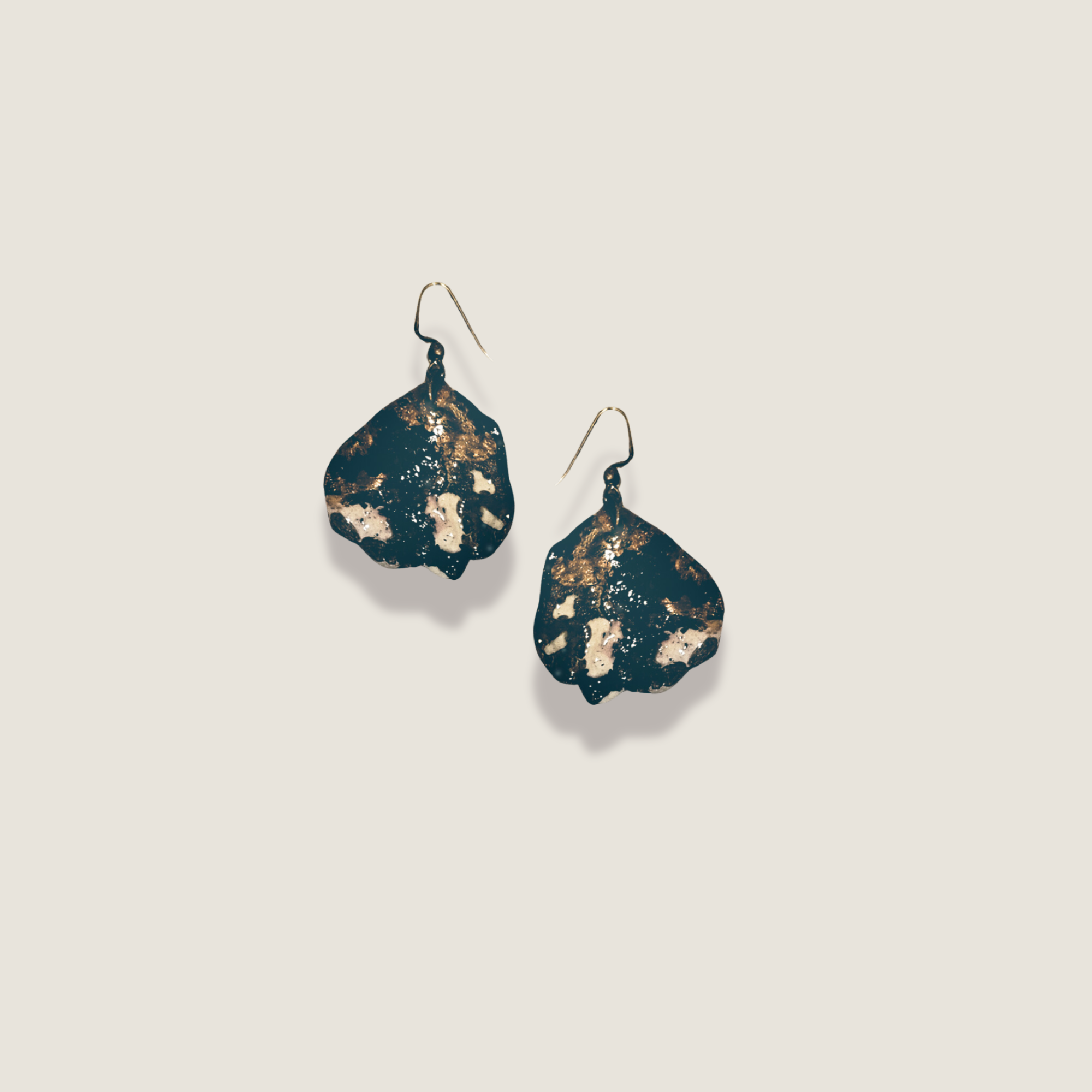 Midnight-Glimmer-Earrings-Black-Gold-Abstract-Artistic-Dangle-Earrings (1).png