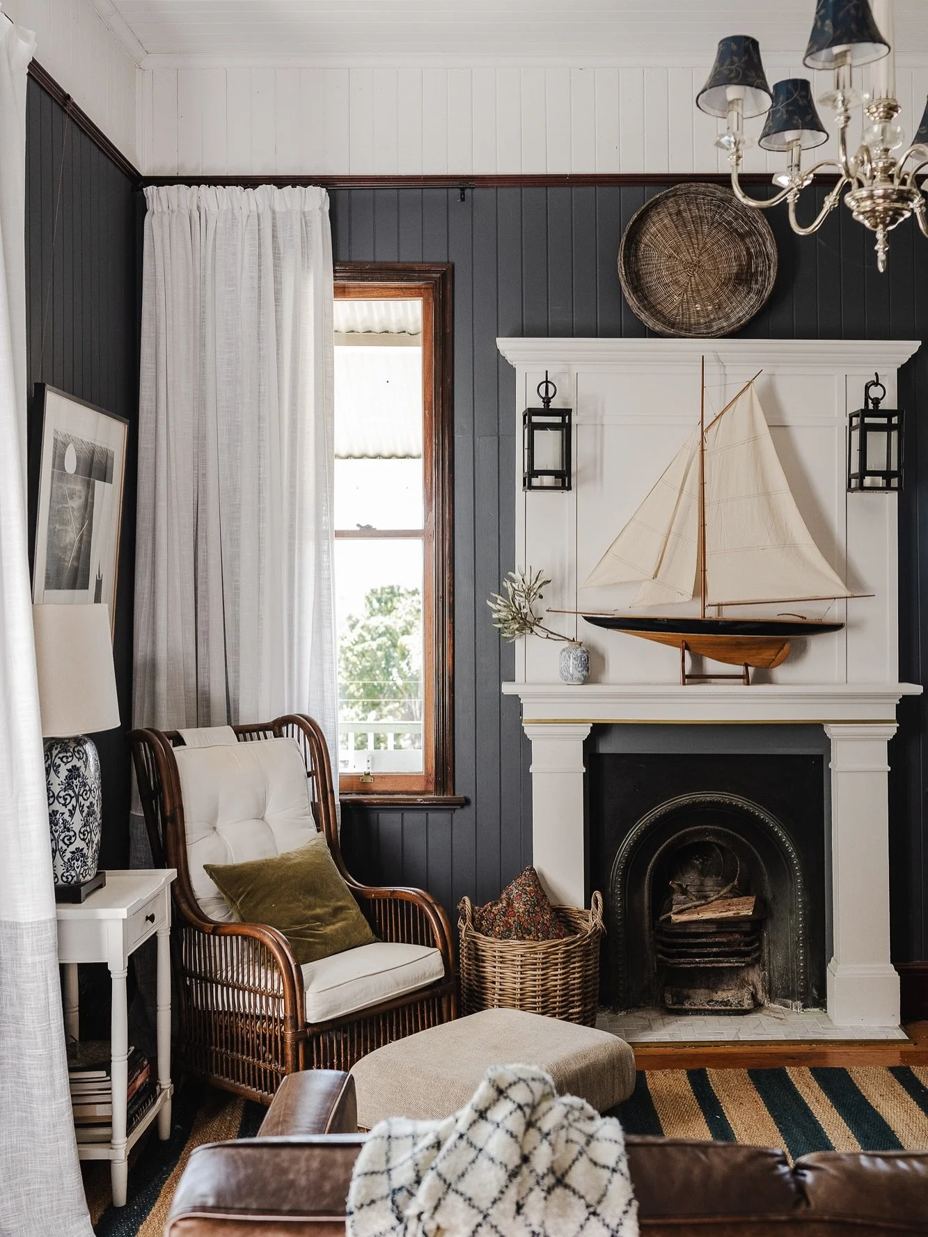 Well, after a few huge days, I now live in Ipswich! And what better moment than now to revisit this wonderful family home in Ipswich that I captured alongside stylist @albertandgrace for a feature in @countrystylemag a few months back. 

In case you 