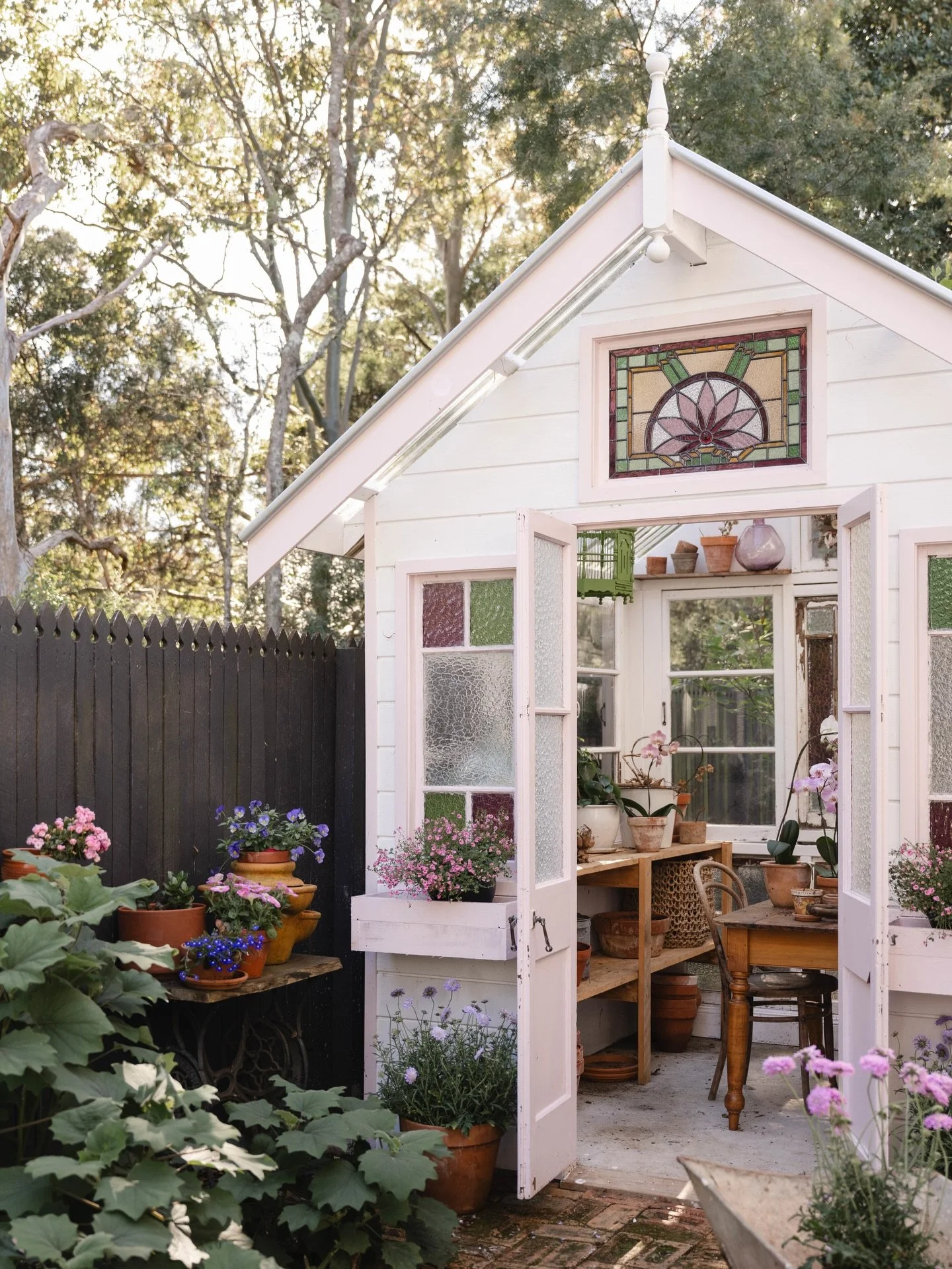 If you know me well, you know I love a room at the end of a garden path!

This stunning garden shed and surrounding award-winning floral dreamland is featured on the front cover and as a full editorial in the new issue of @gardeningaustraliamag.

Tha