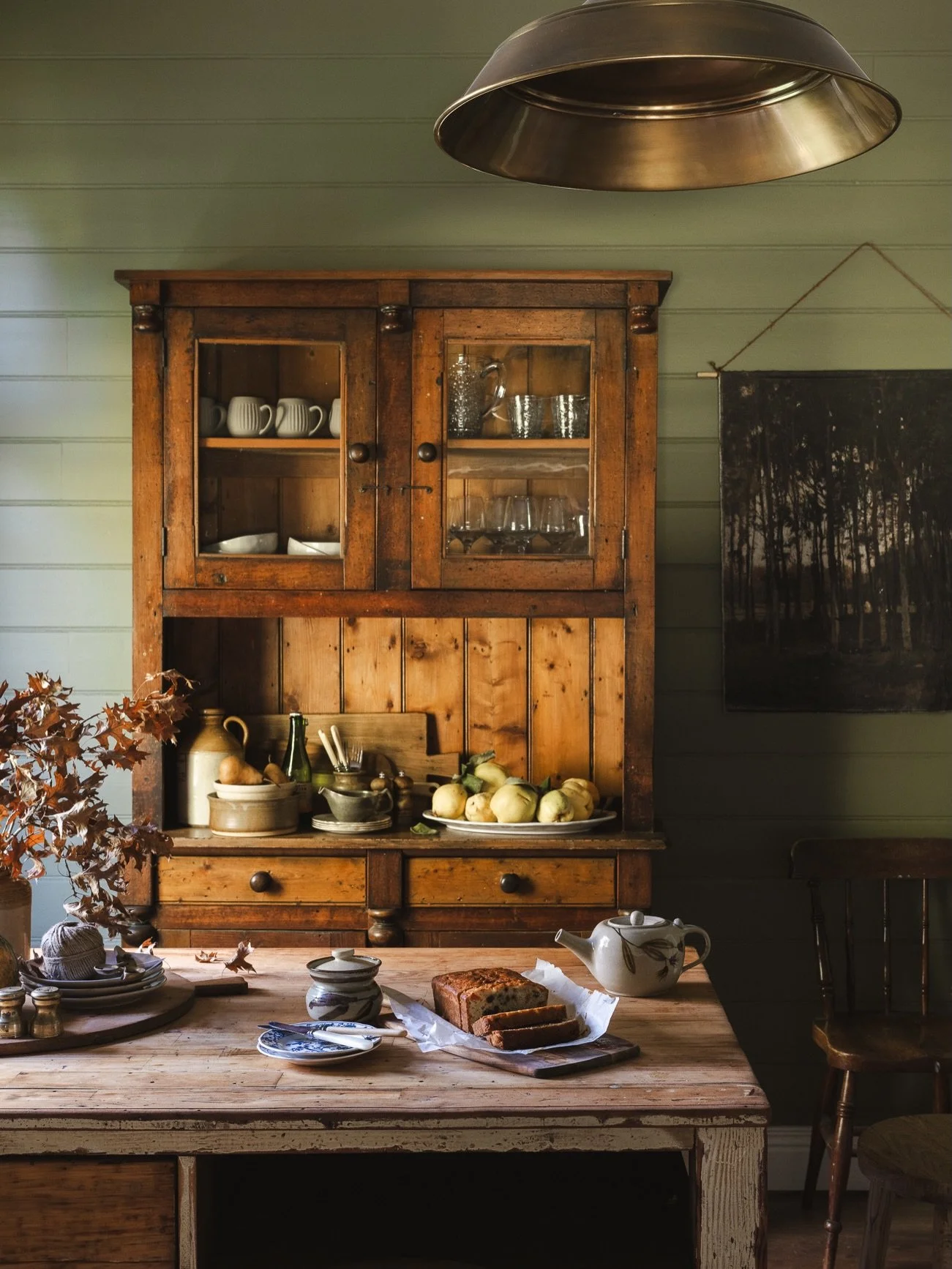 How many photographs can a photographer take of a kitchen dresser? Many it seems ☺️

This particularly rustic and moody kitchen belongs to @lemongumatbanongillstation in rural Victoria designed by @bellebrightproject 

A message to my interstate frie