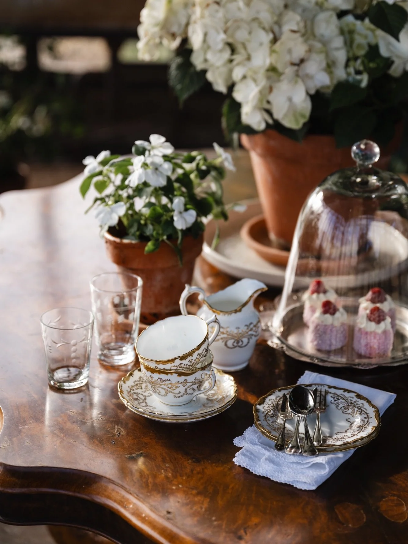Dear friends in Victoria&hellip;

Would you care to join me, @hannahpuechmarin, &ldquo;In Conversation&rdquo;  at @CeresHomestead in Learmonth VIC on Saturday 11 April to celebrate the launch of my book The Garden Room?

Devonshire tea will be served