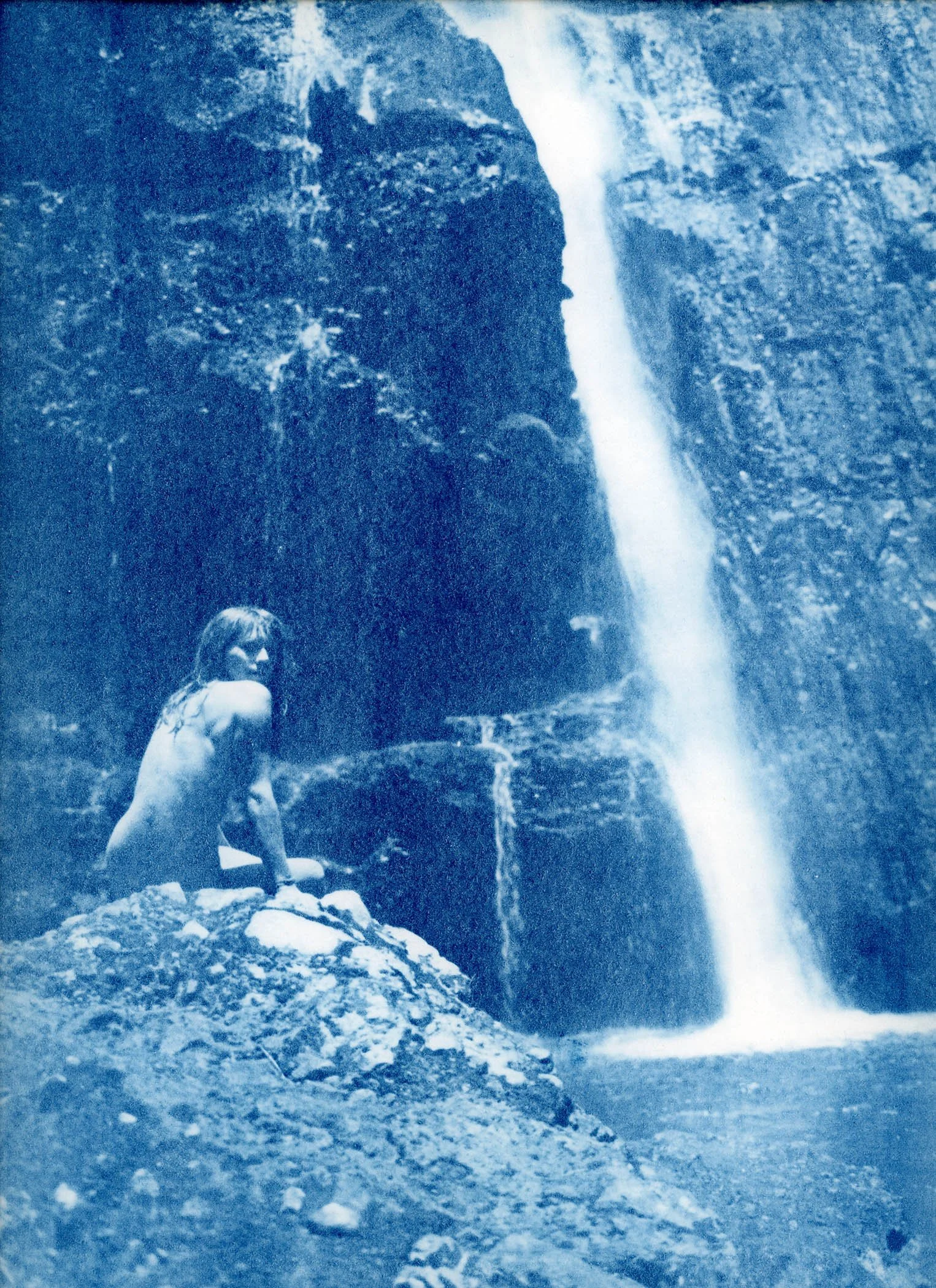 Juan Valencia
Brooklyn, NY

Juan Valencia is a Colombian photographer based in Brooklyn who works exclusively with film, using both 35mm and medium format cameras. He photographs New York City and his travels with the same attentiveness, processing a