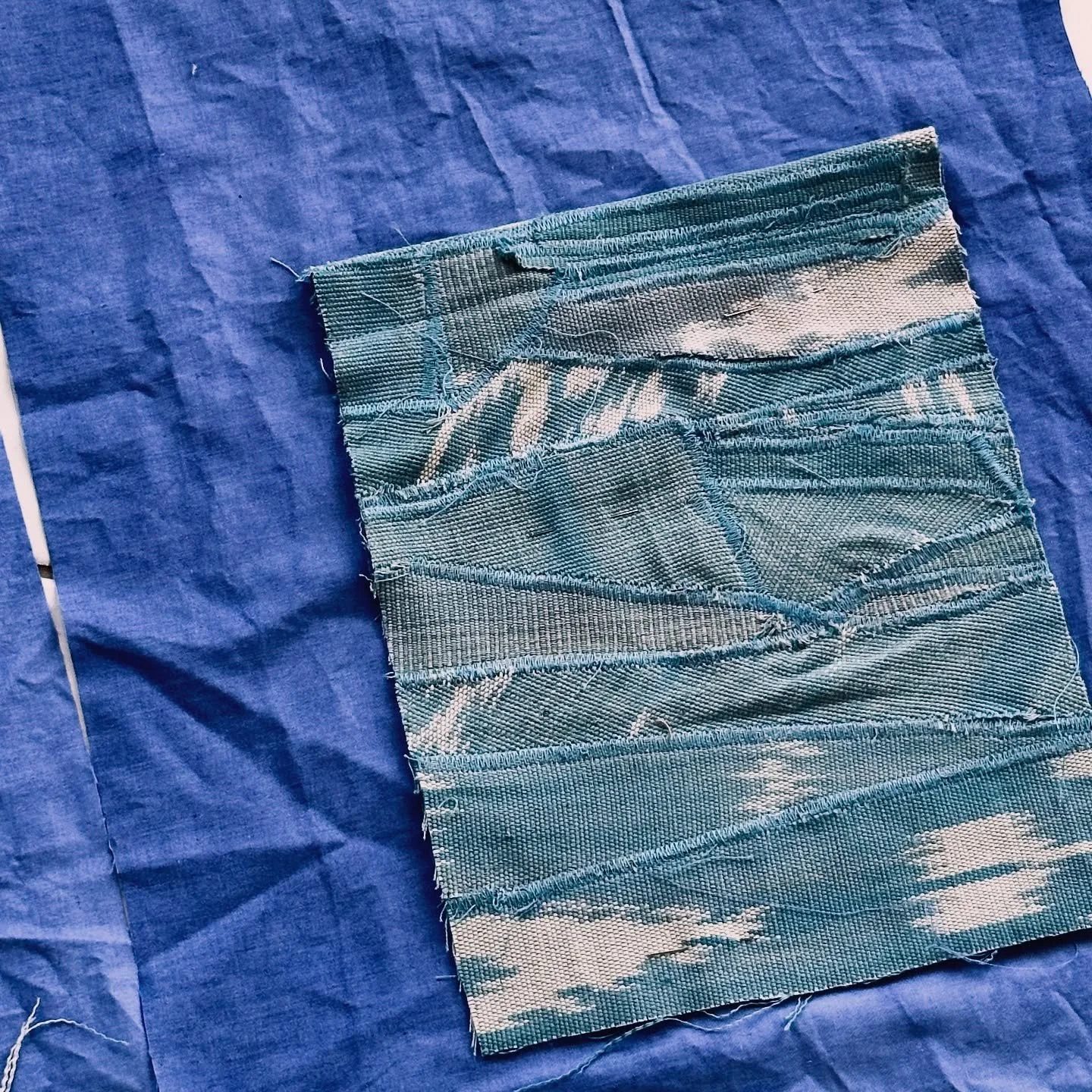 It&rsquo;s all in the details. Upon crafting a reversible jacket, we decided to add front pockets made from our zigzag patchwork 🪡

💯 By cutting the base fabric the the needed size, we can directly attached the ikat scraps, ensuring we are 100% zer