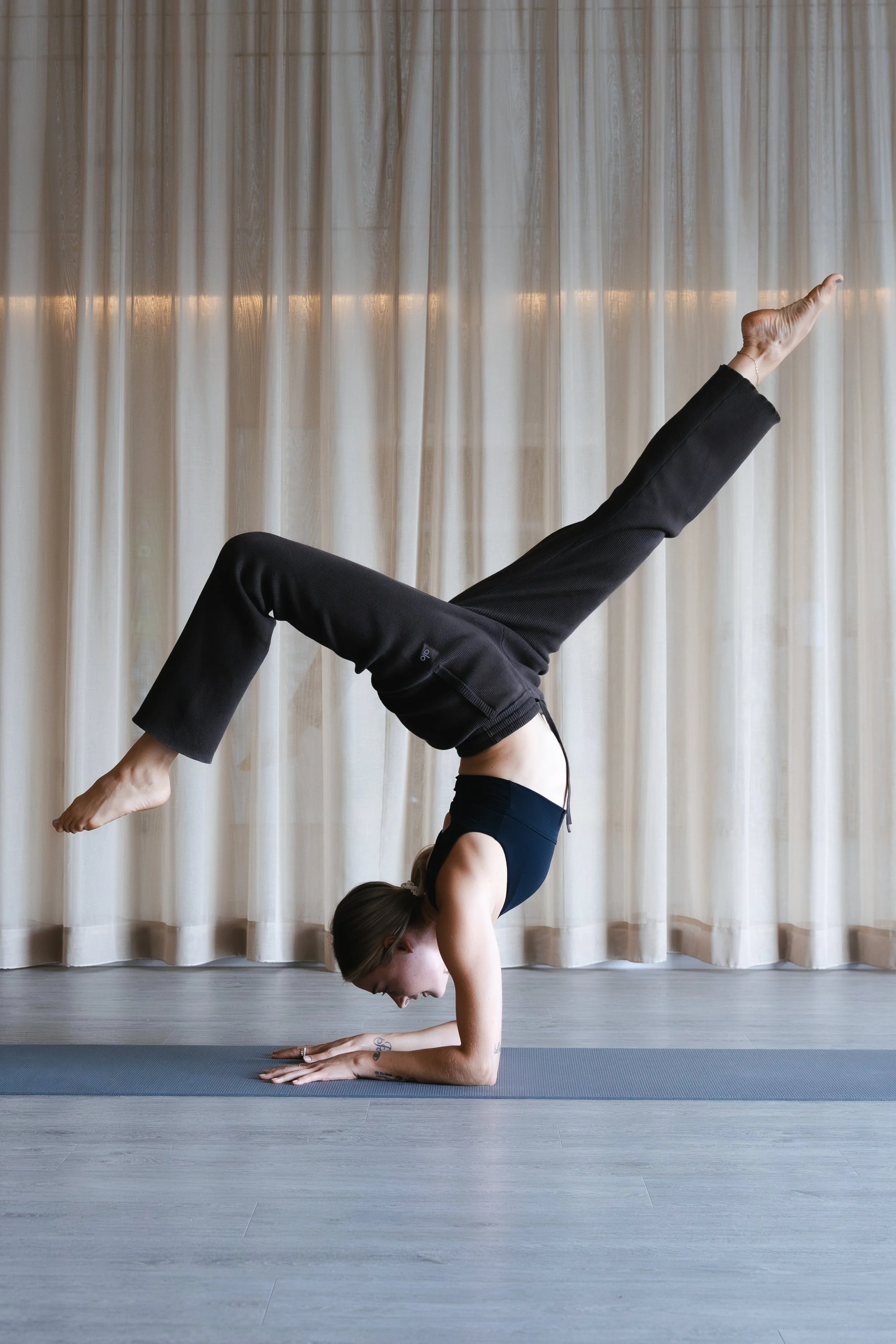 Farah Hassan YogaShoot-72.jpg