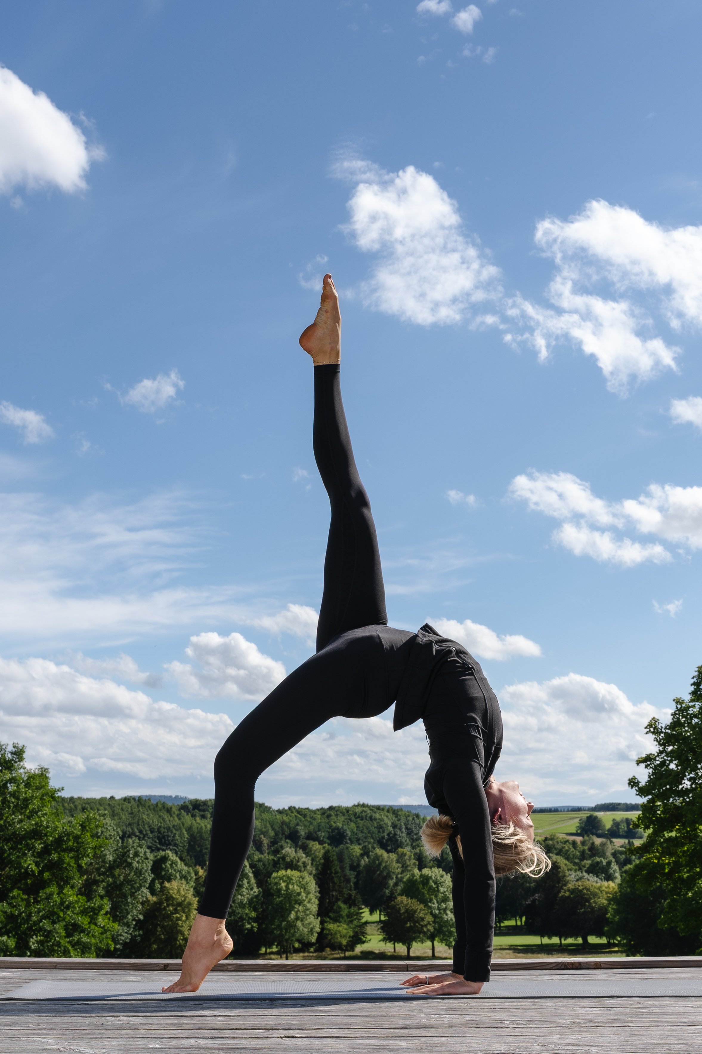 Farah Hassan YogaShoot-10.jpg